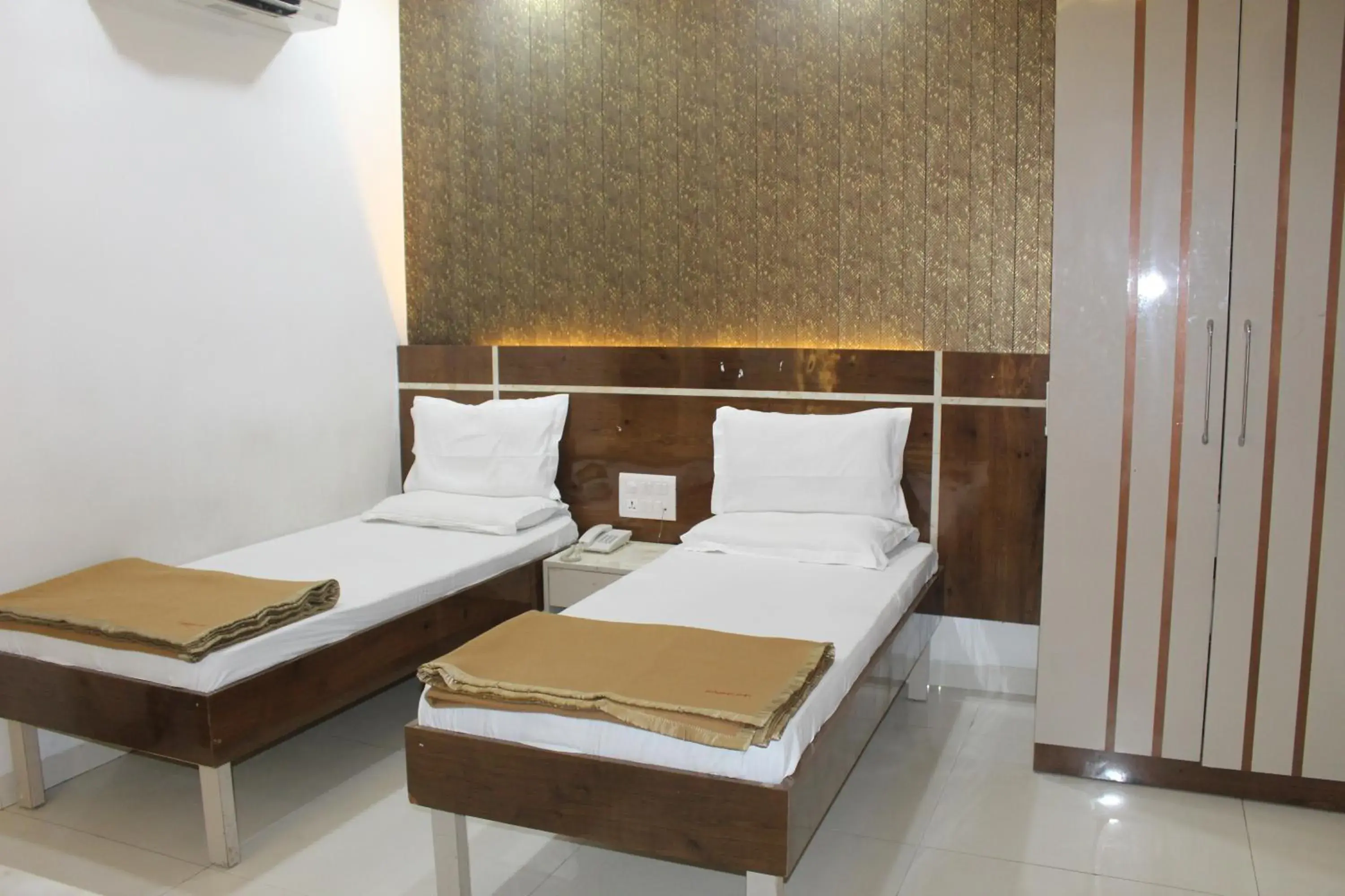 Superior Twin Room - single occupancy in Flourish Stay Saket near Max Hospital Superior Twin Room - single occupancy in Flourish Stay Saket near Max Hospital