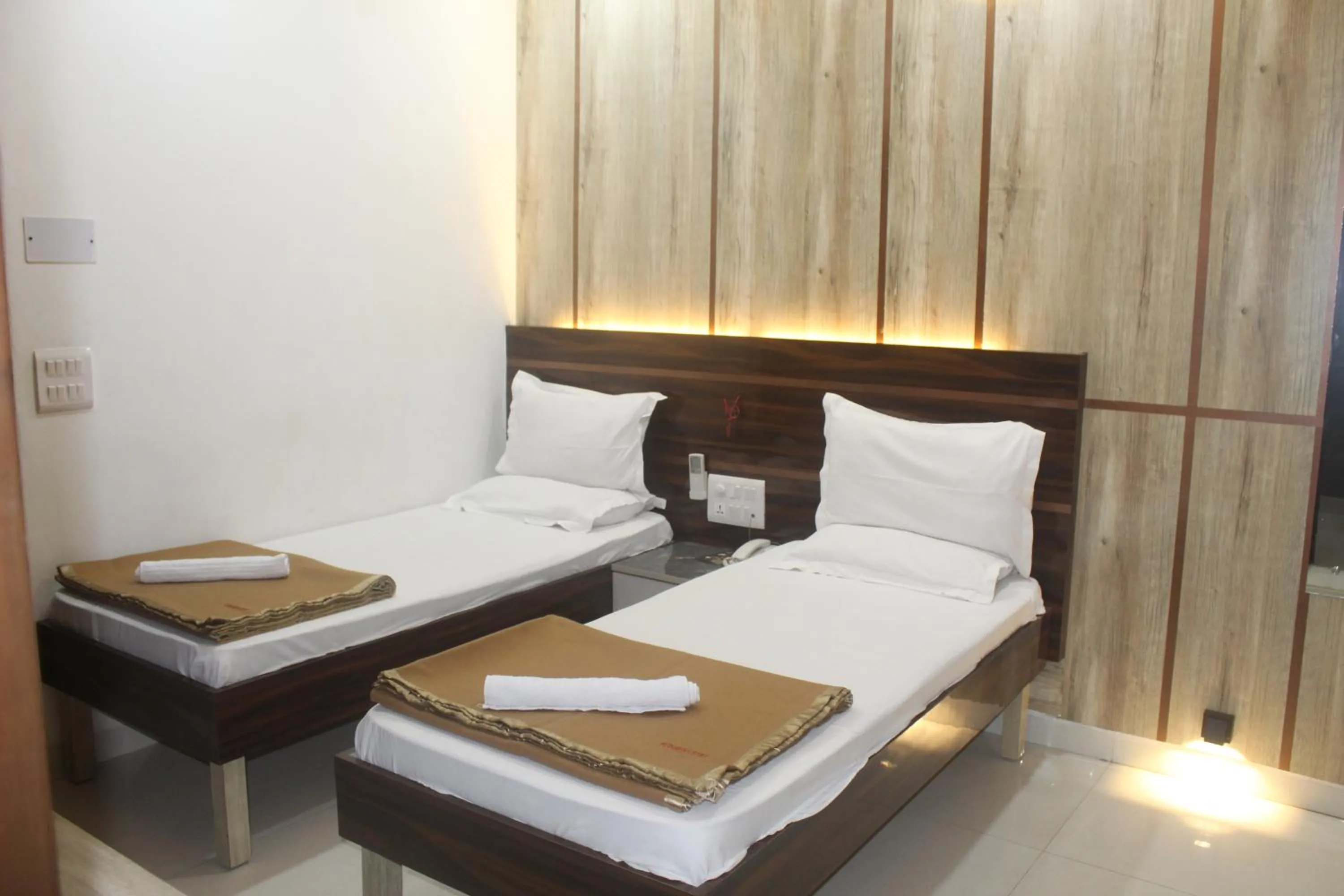 Bed in Flourish Stay Saket near Max Hospital