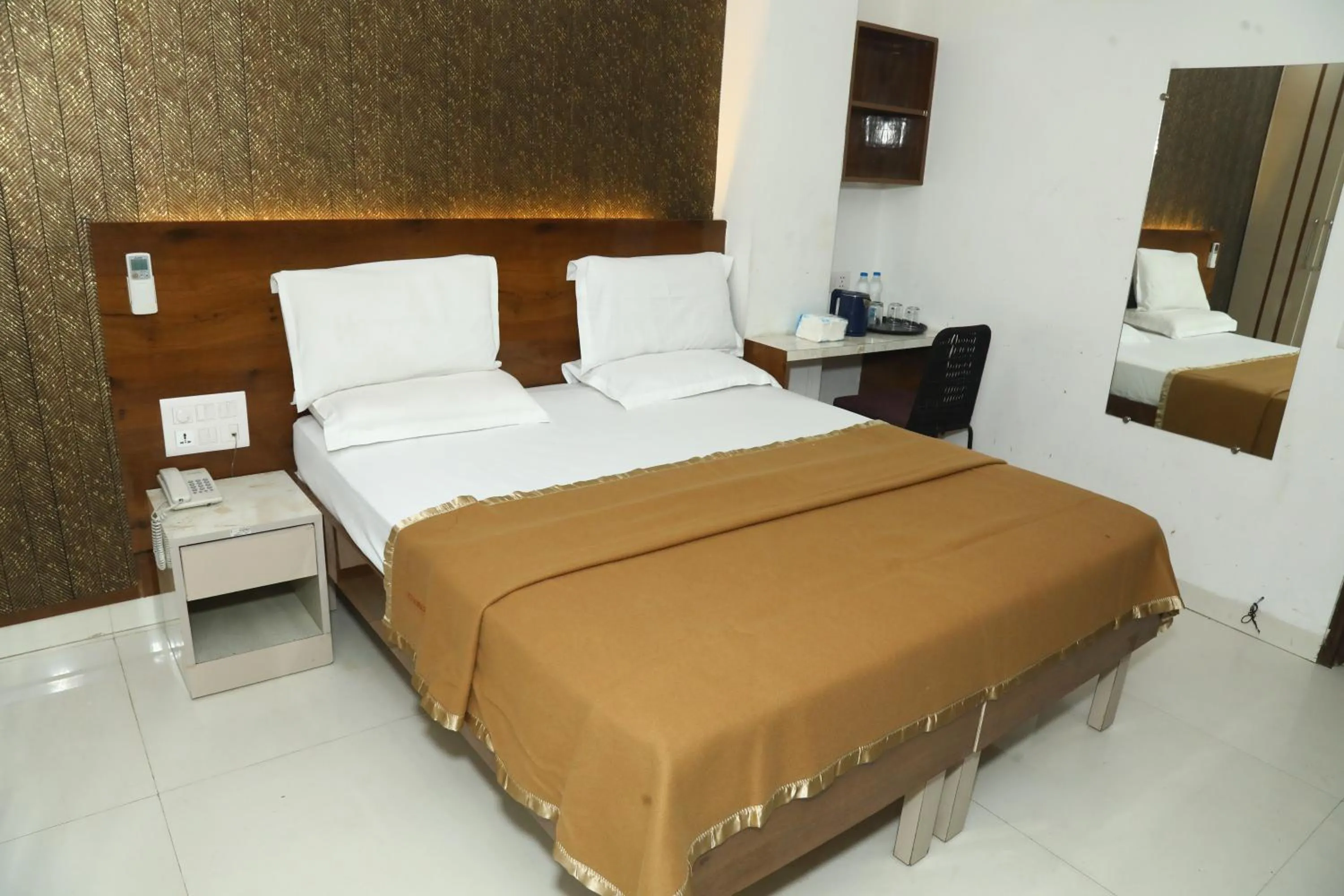 Photo of the whole room, Bed in Flourish Stay Saket near Max Hospital