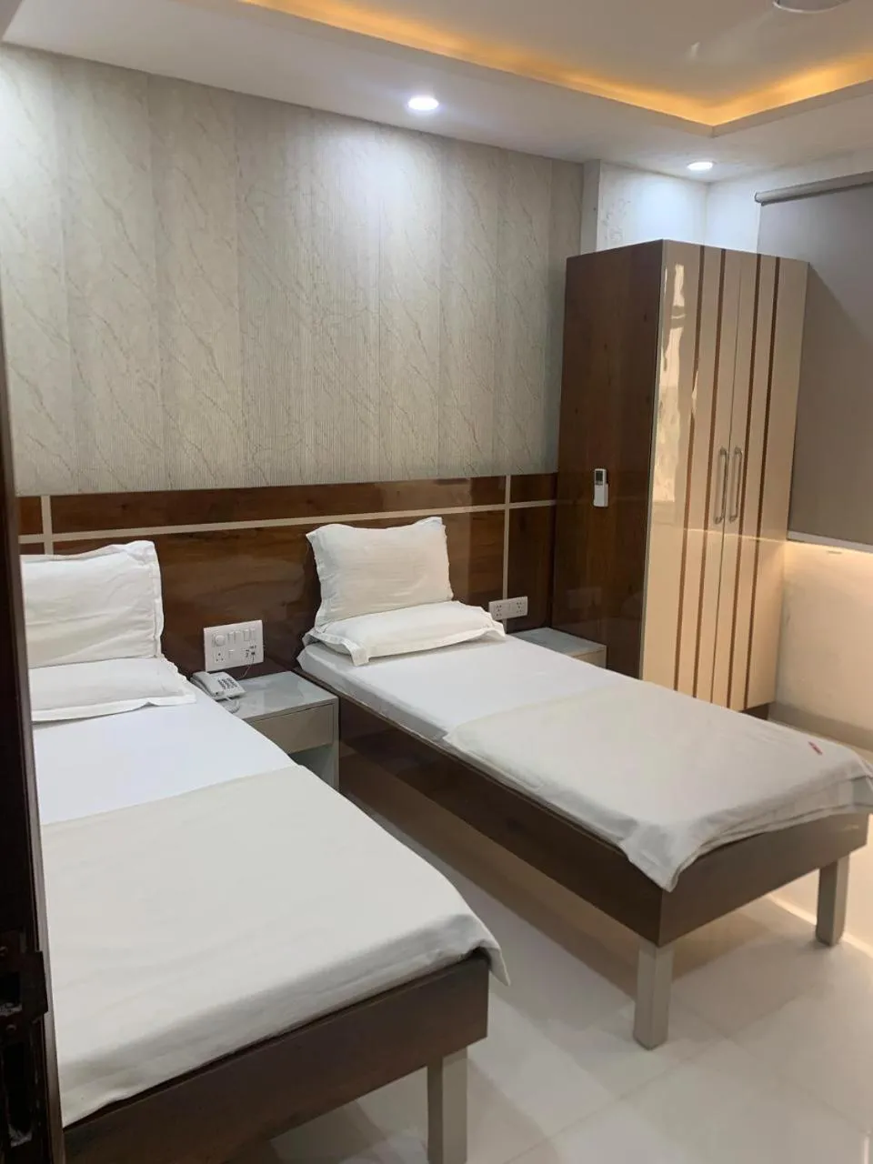 Photo of the whole room, Bed in Flourish Stay Saket near Max Hospital