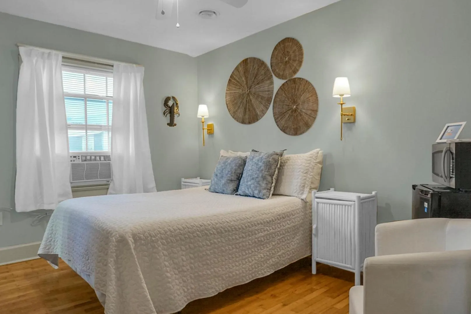 Bed in Carolina Beach Inn