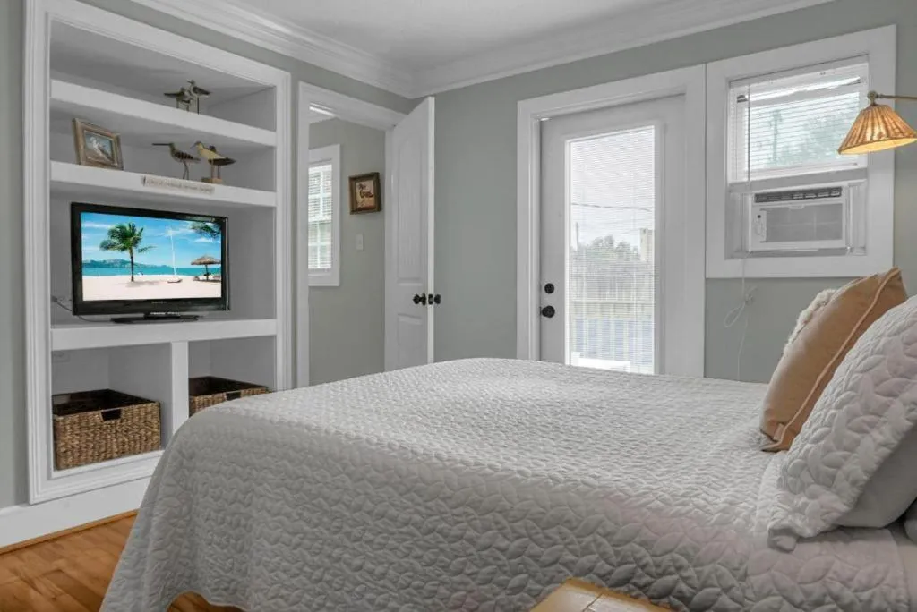 Bed in Carolina Beach Inn