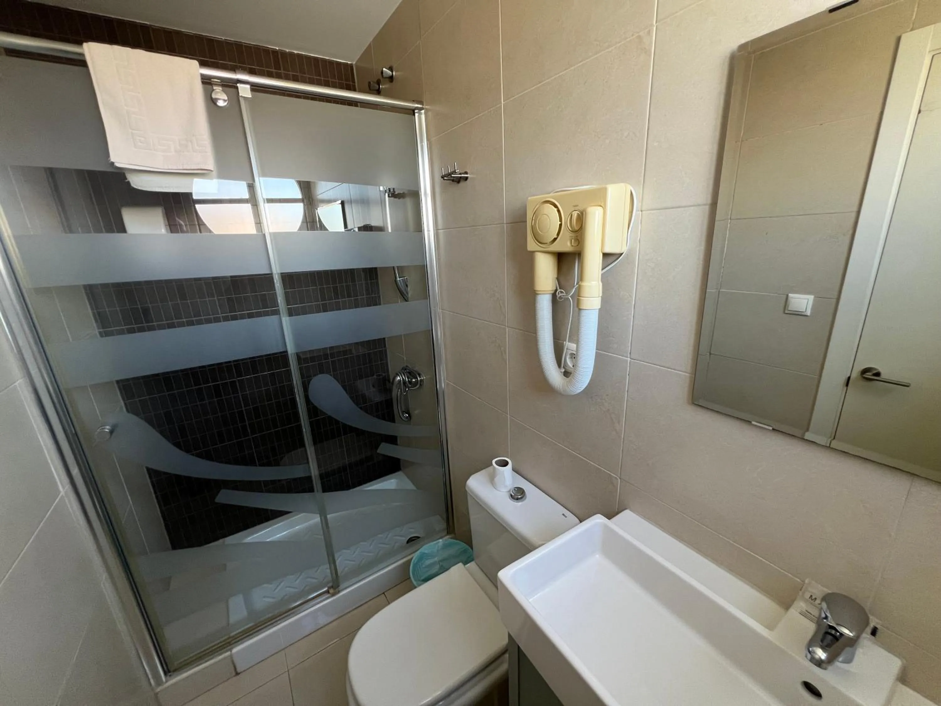 Shower in Hotel Dila