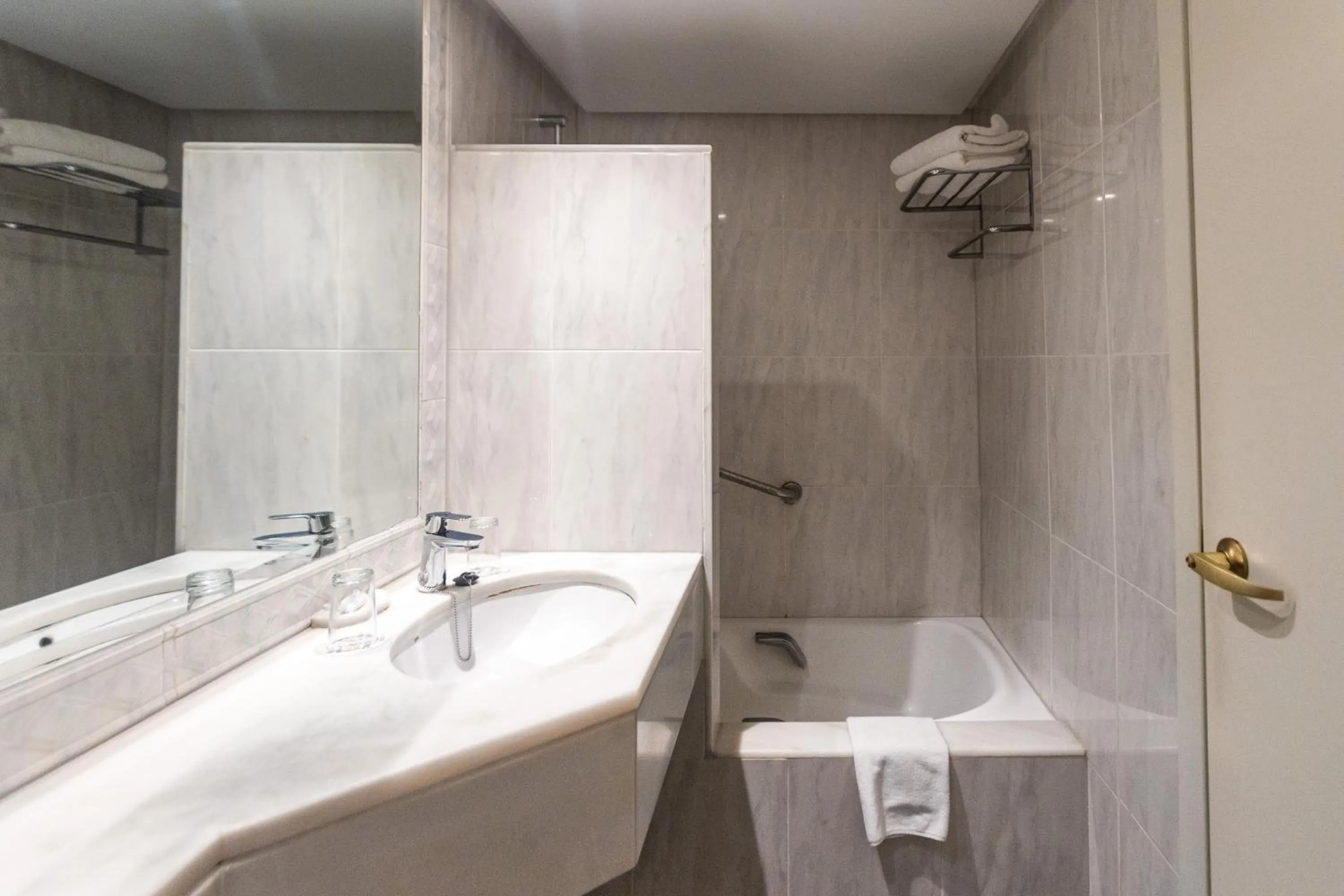 Bathroom in Hotel Mariant