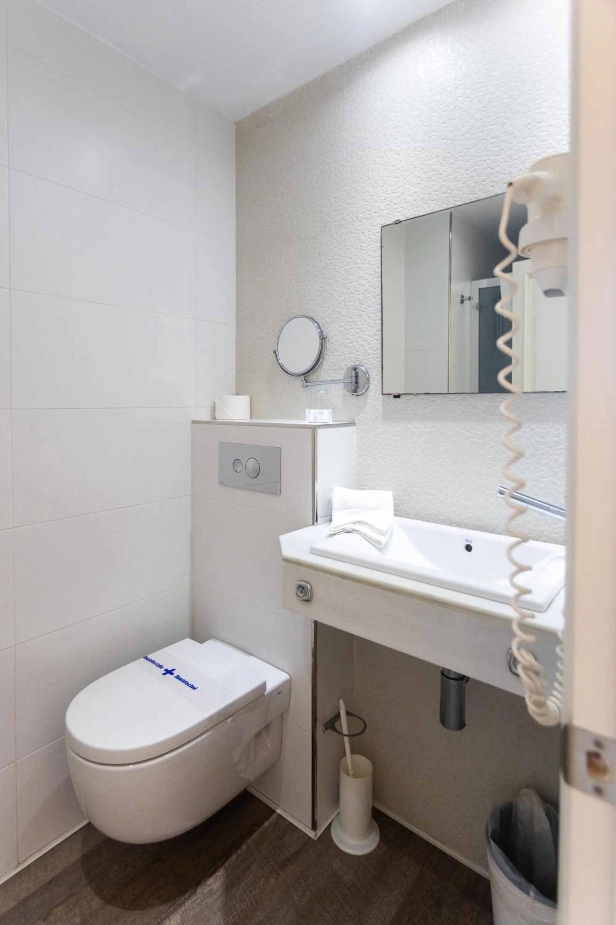 Bathroom in Hotel Mariant