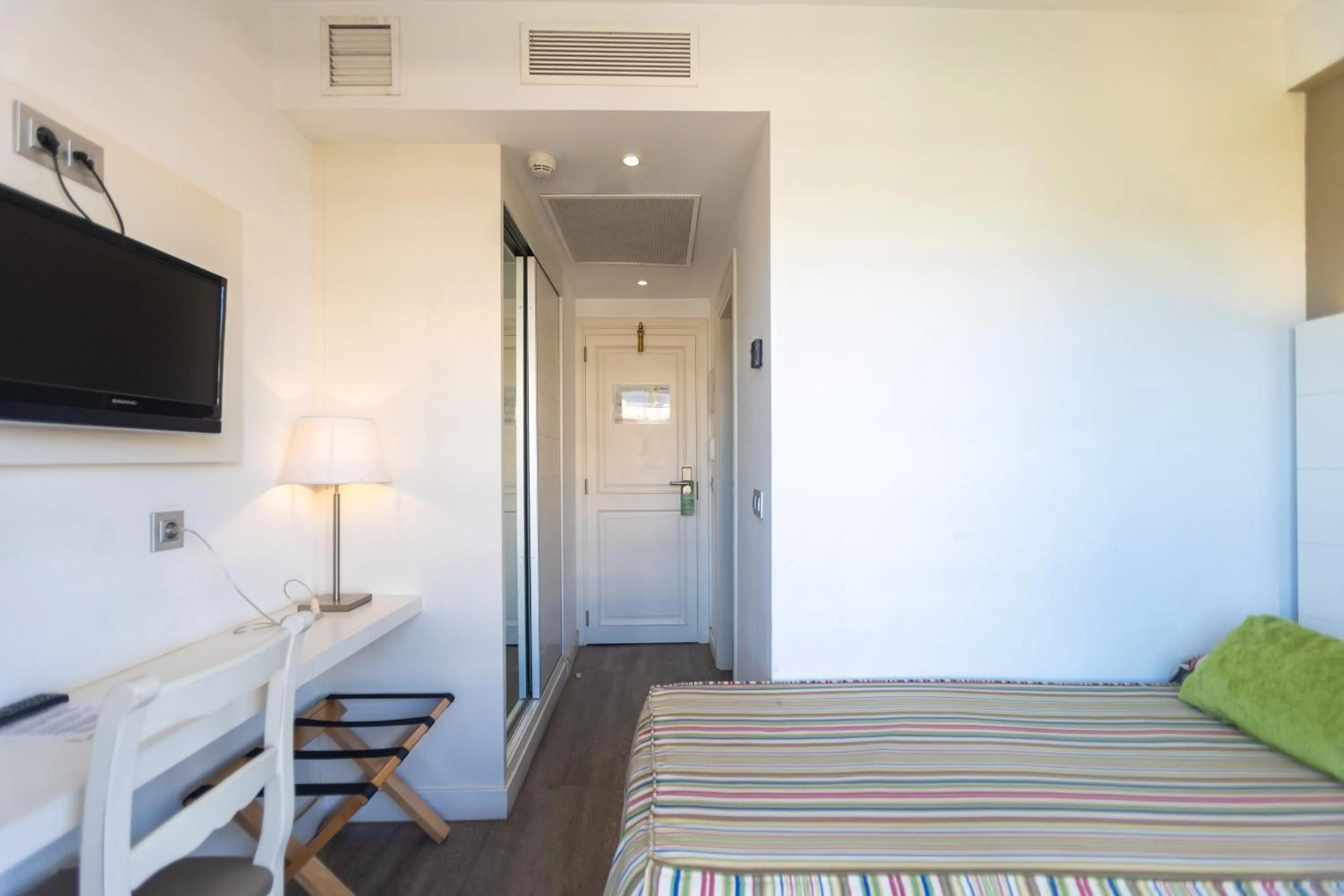 Photo of the whole room, Bed in Hotel Mariant