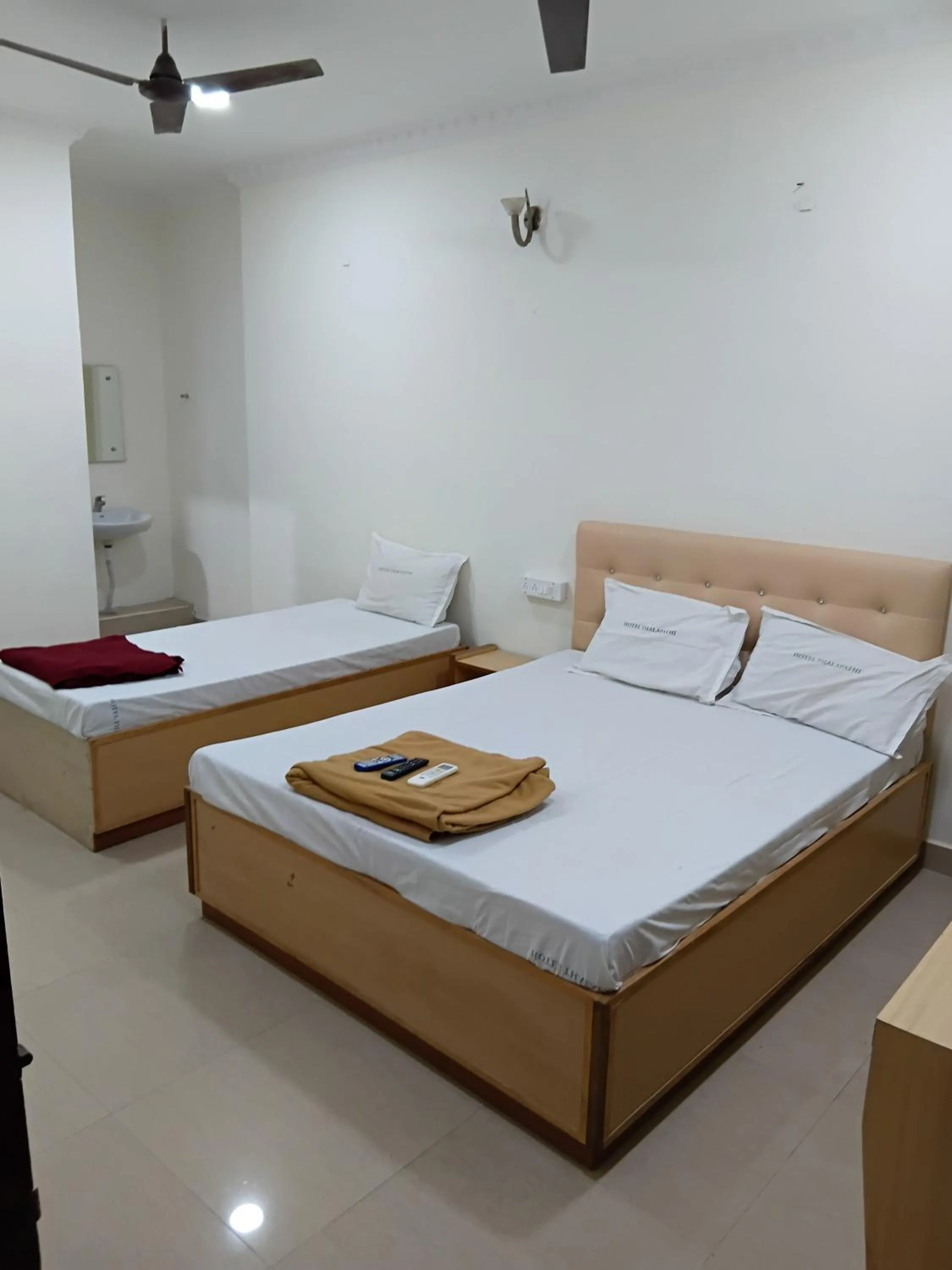 Hotel Thalapathi