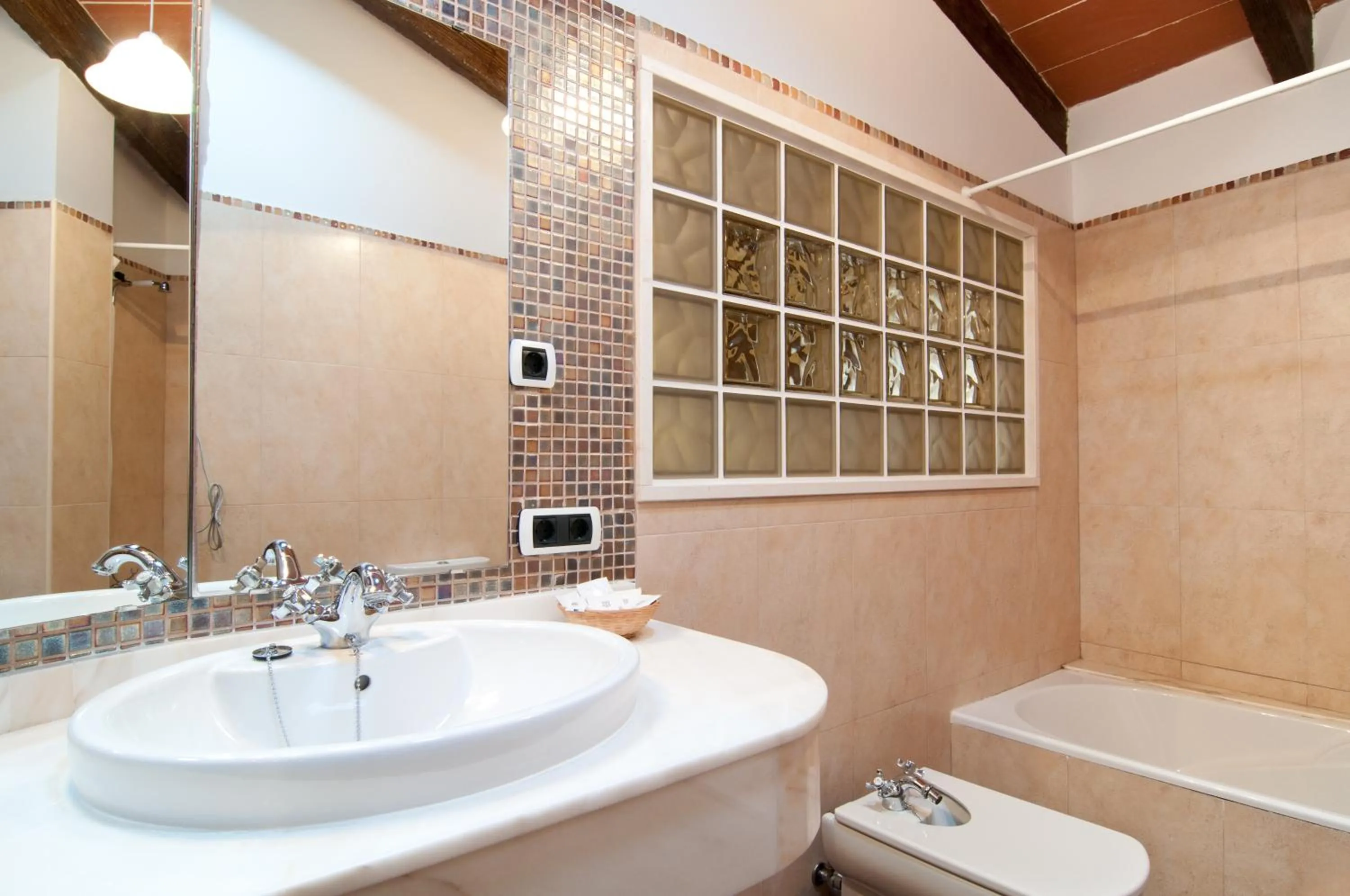 Bathroom in Hotel Segles - Turismo de Interior