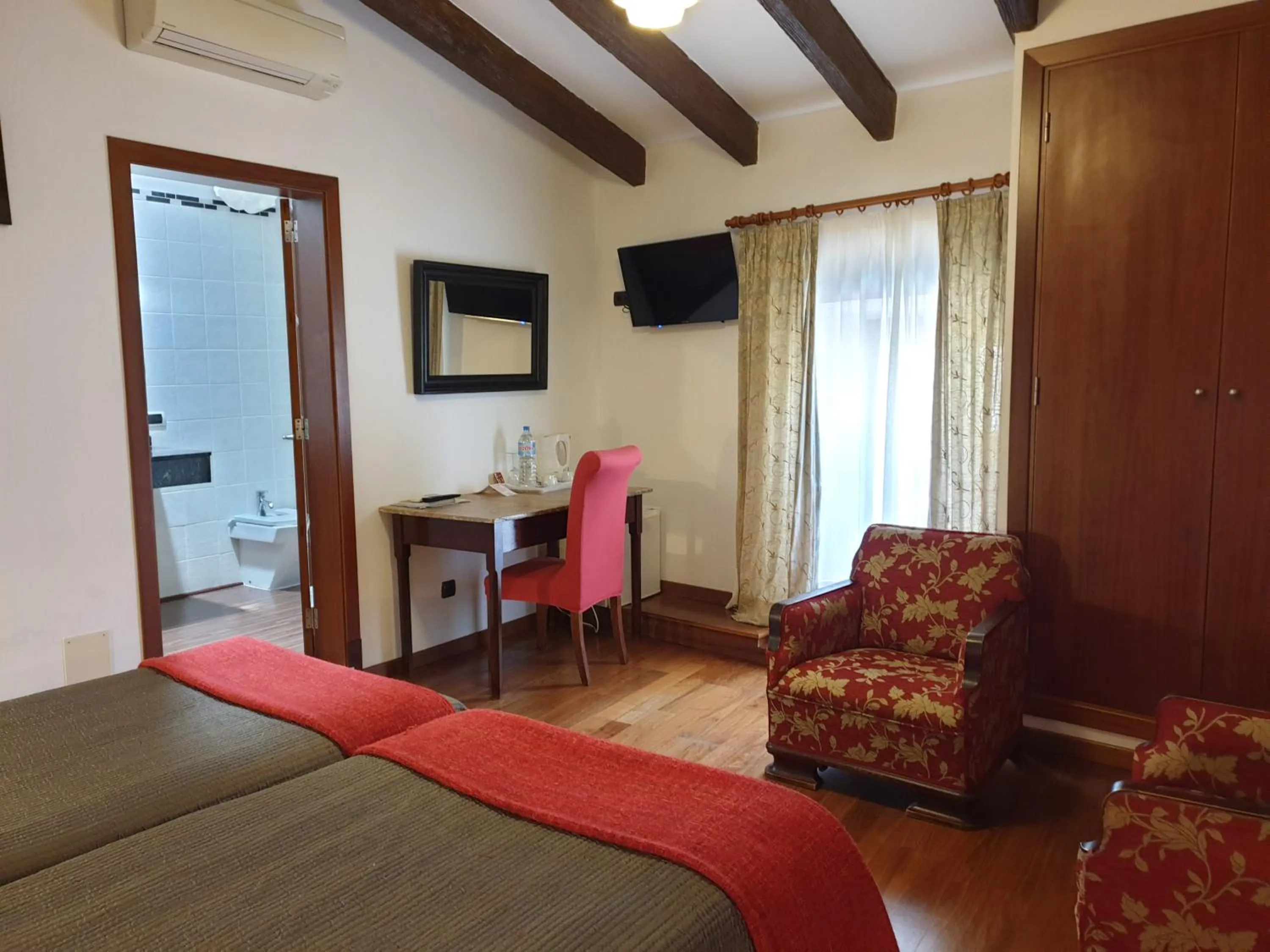 Bed in Hotel Segles - Turismo de Interior