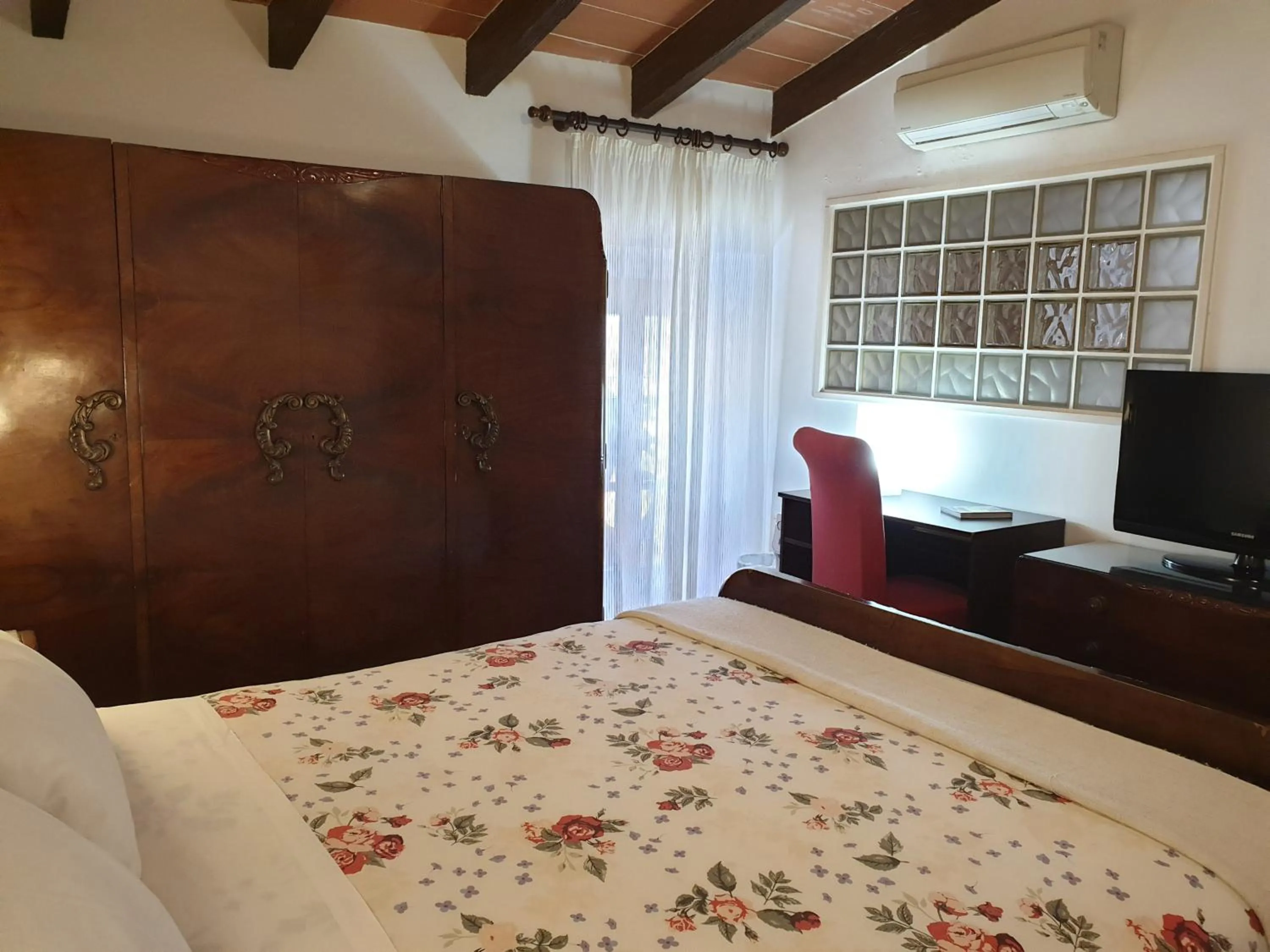 Bed in Hotel Segles - Turismo de Interior