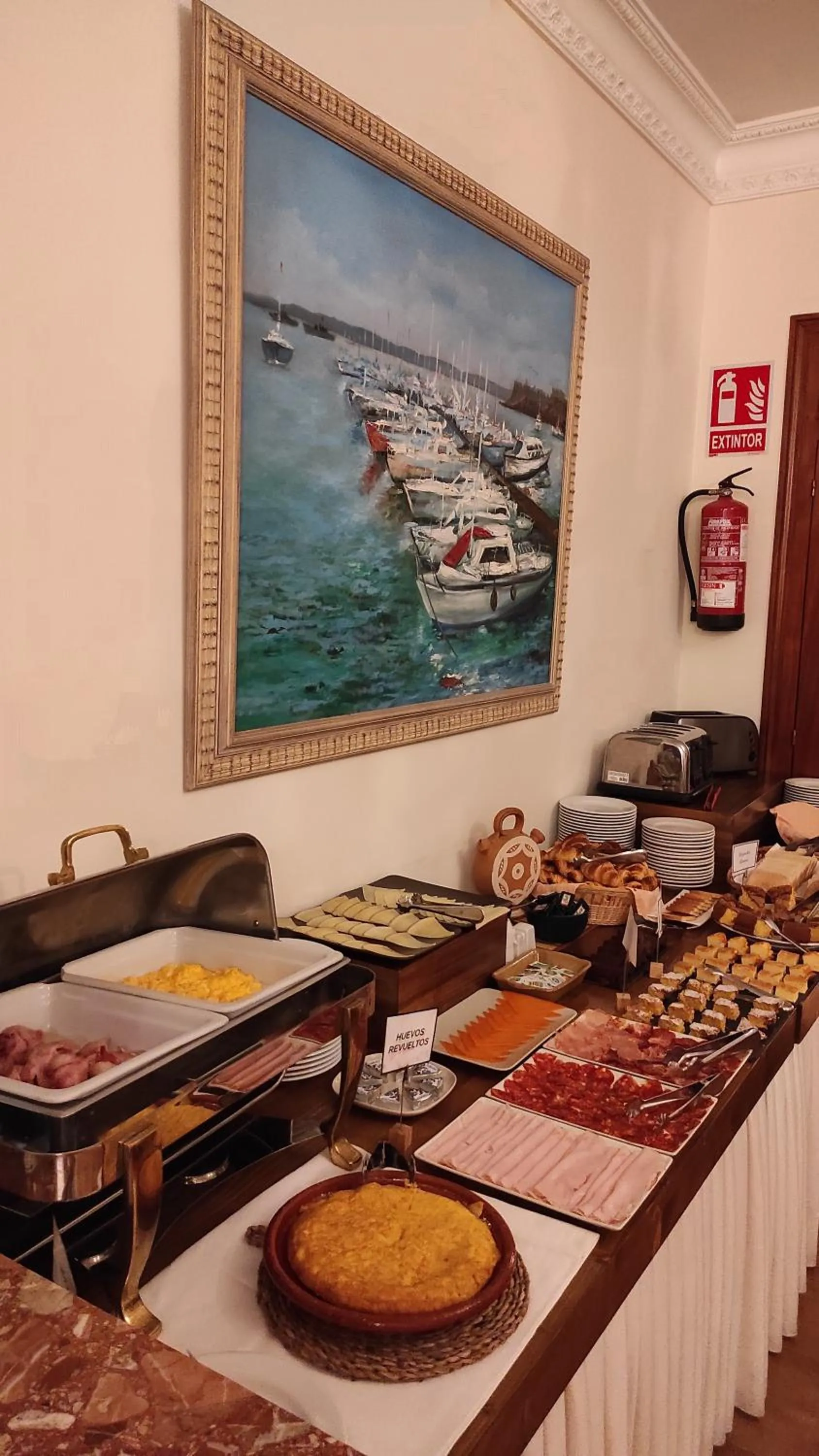 Food and drinks in Hotel Amandi