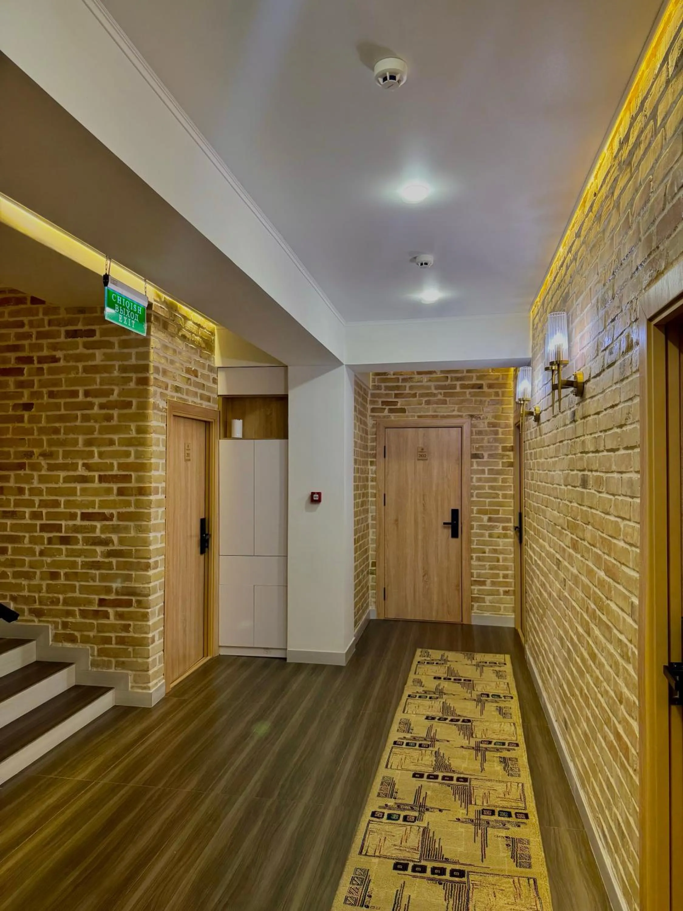 Communal lounge/ TV room in Shahristan Art Boutique Hotel