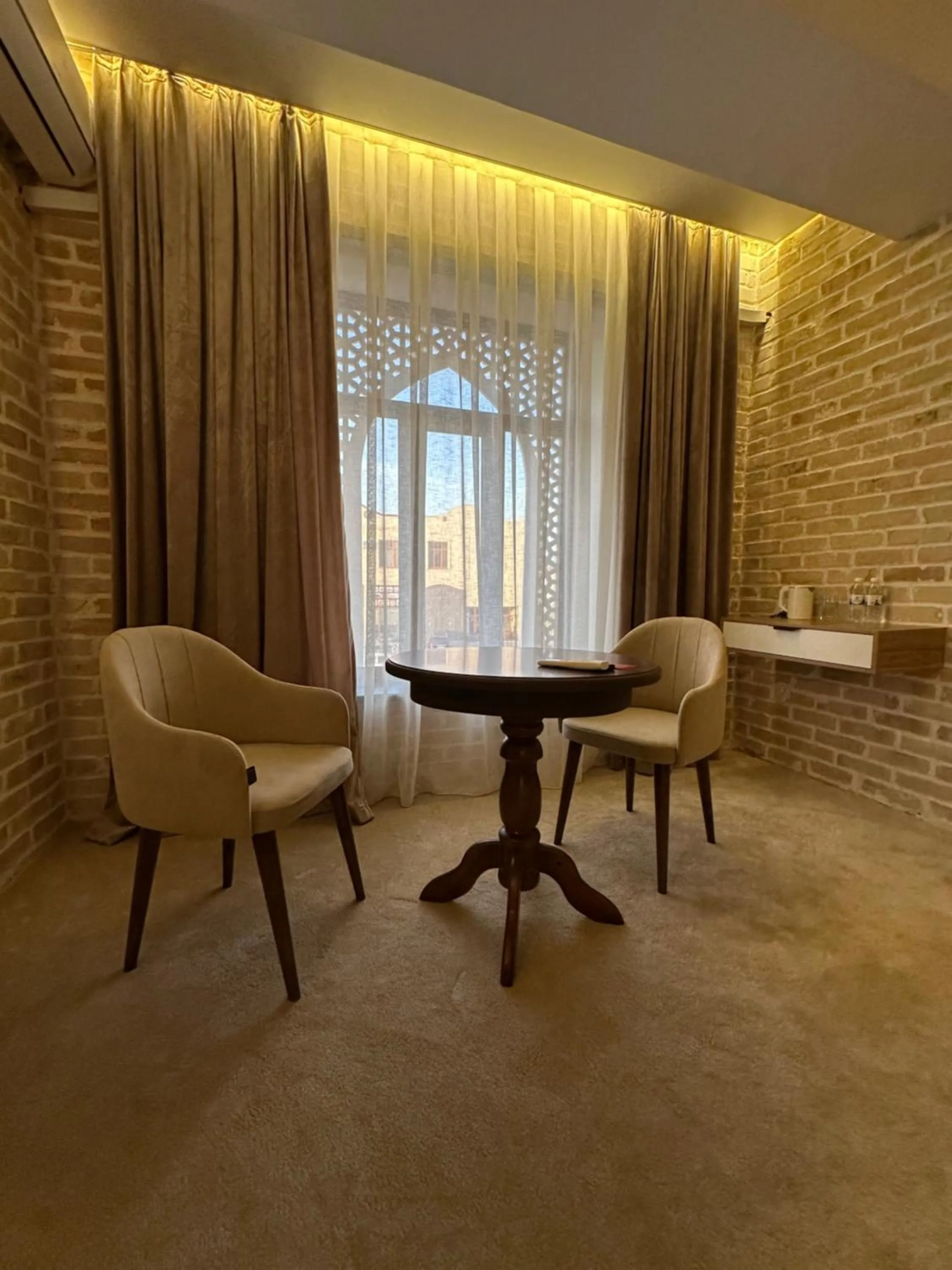 Photo of the whole room in Shahristan Art Boutique Hotel