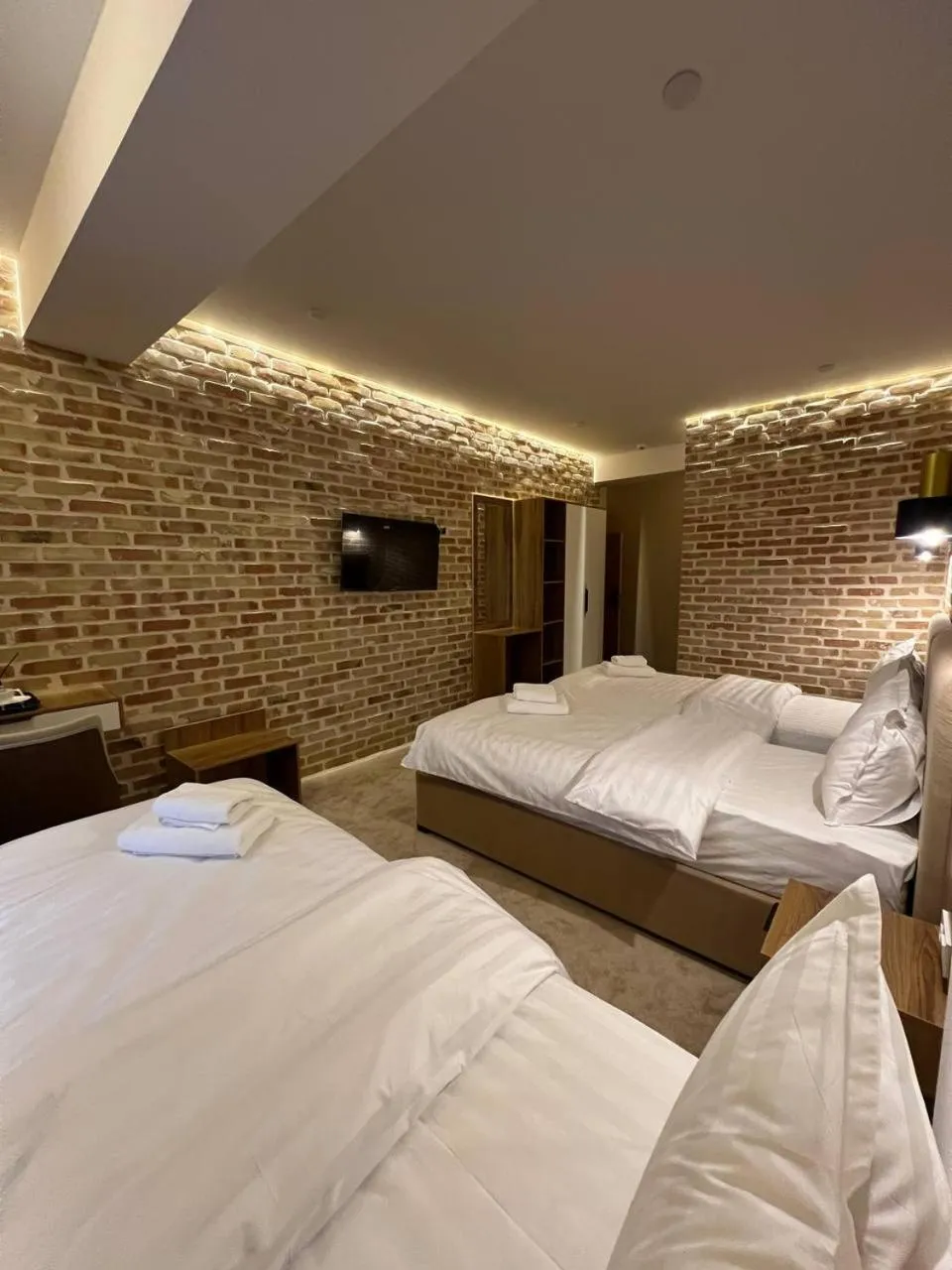 Photo of the whole room, Bed in Shahristan Art Boutique Hotel