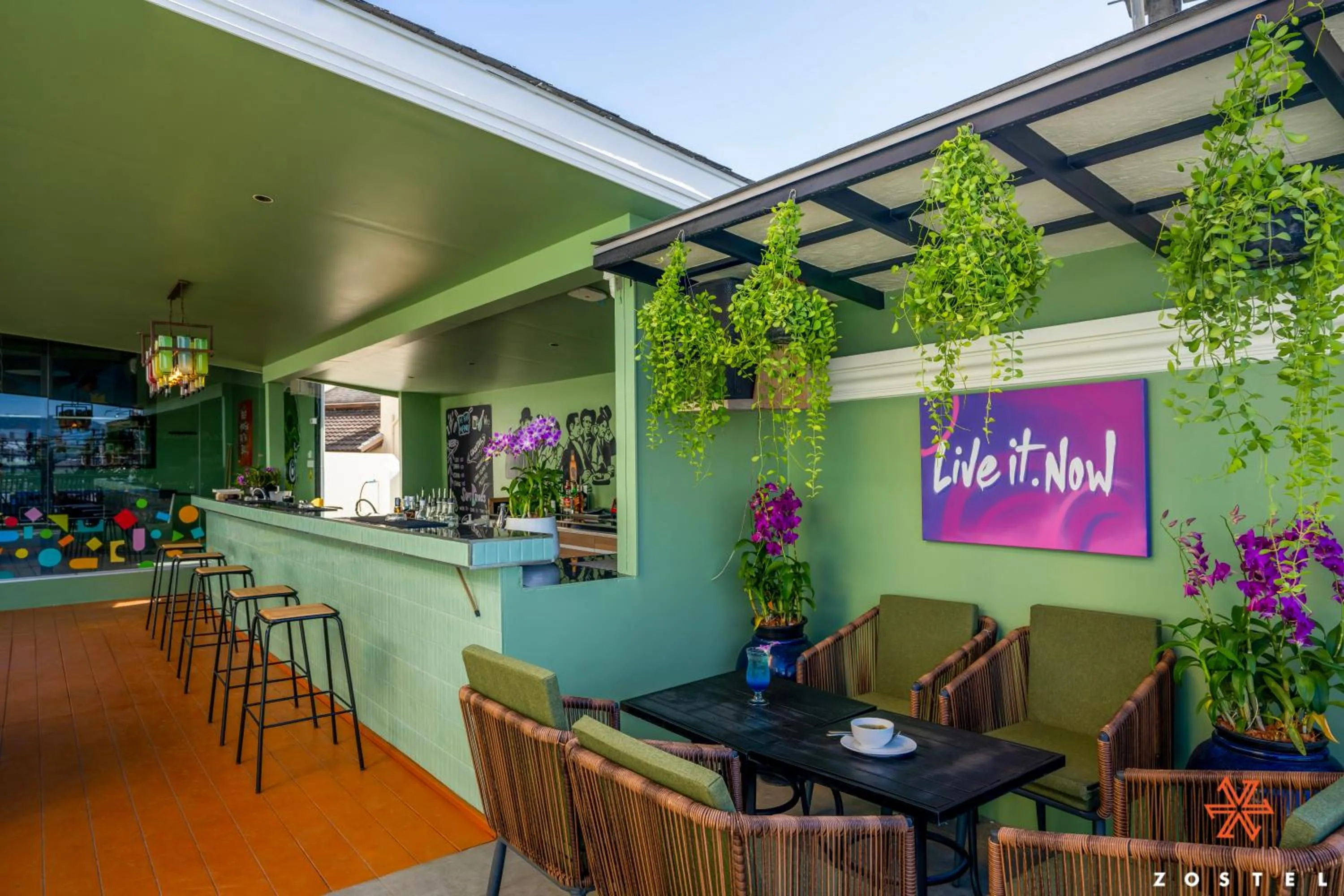 Lounge or bar in Zostel Phuket