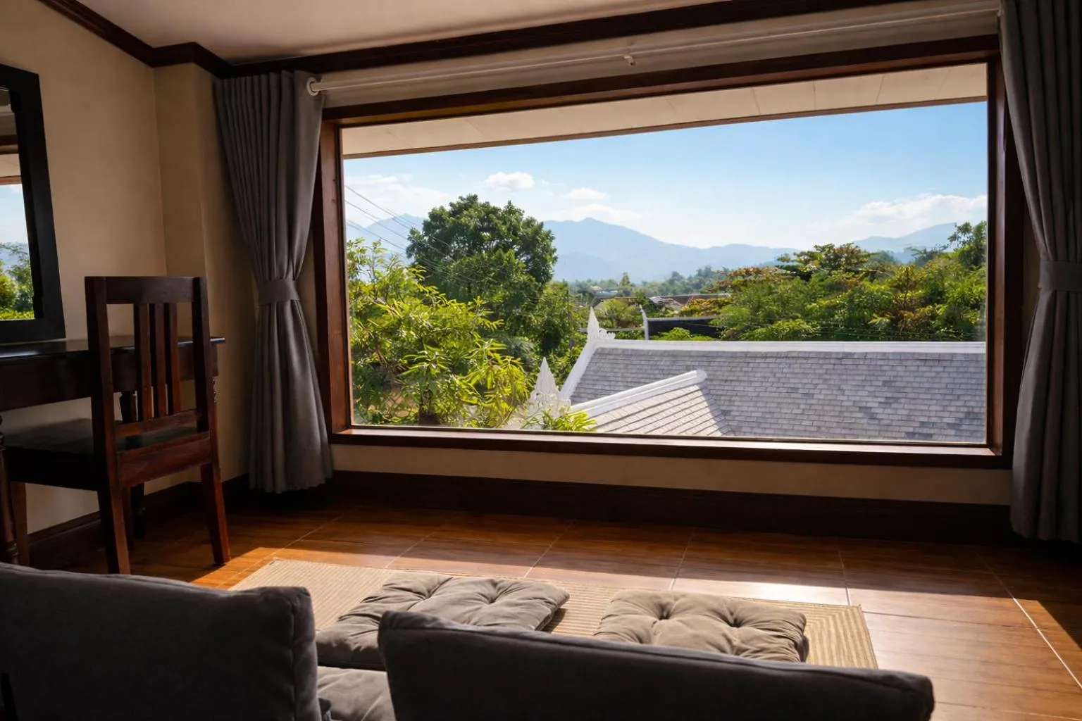 Family Room with Mountain View in Villa Khili Phousi
