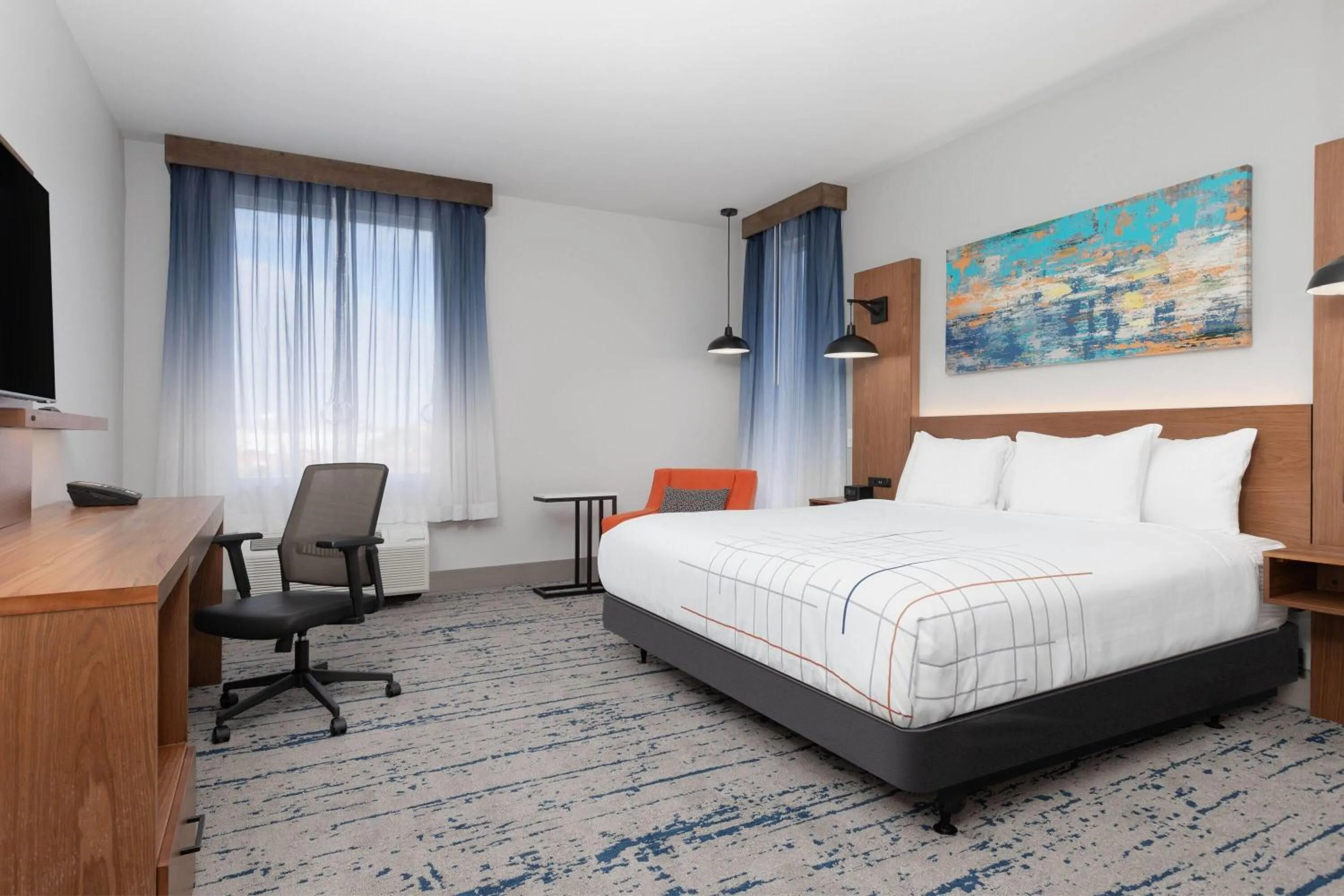 Photo of the whole room, Bed in La Quinta Inn & Suites by Wyndham Eagle Pass