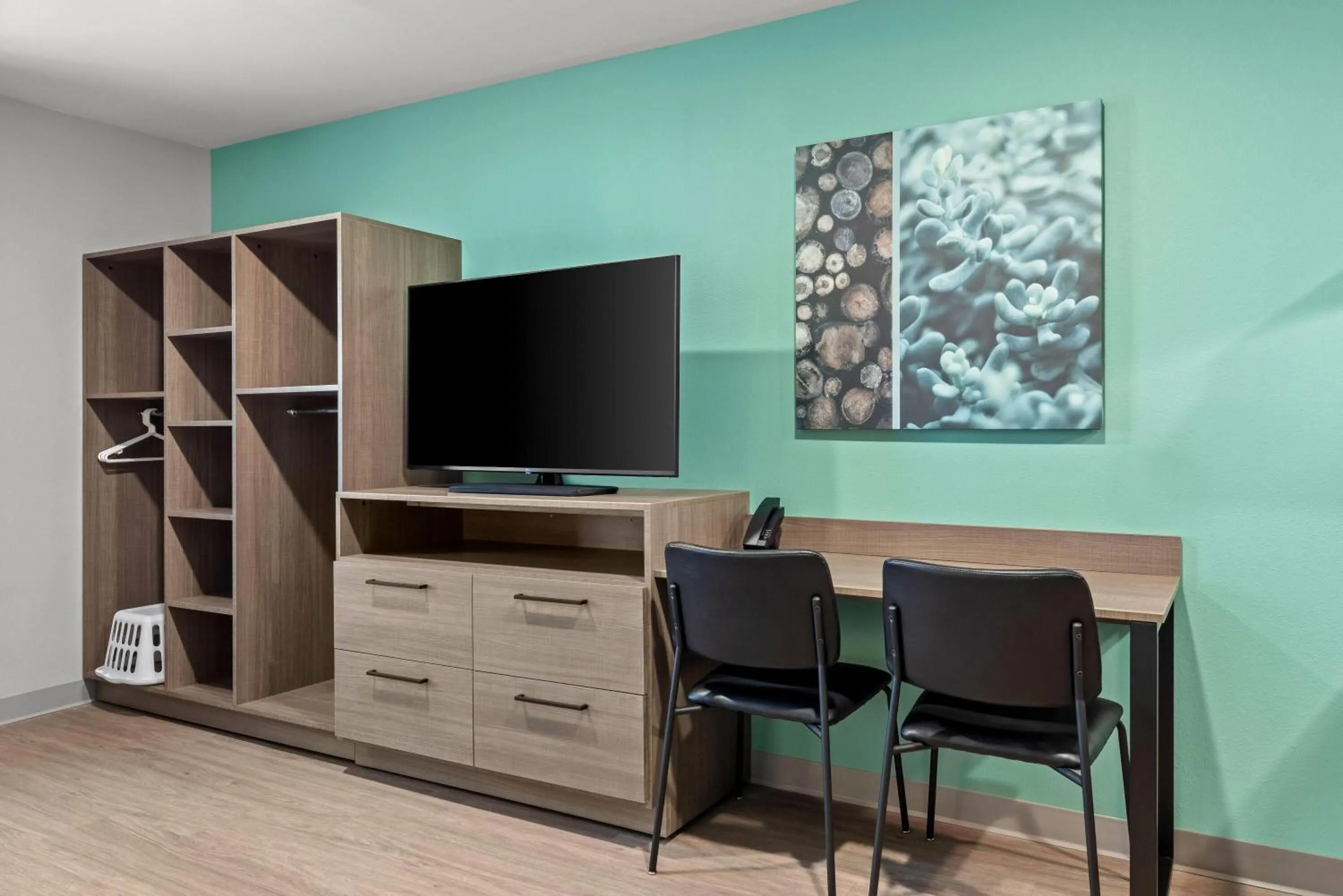 Bed in Echo Suites Extended Stay by Wyndham Atlanta-Conyers