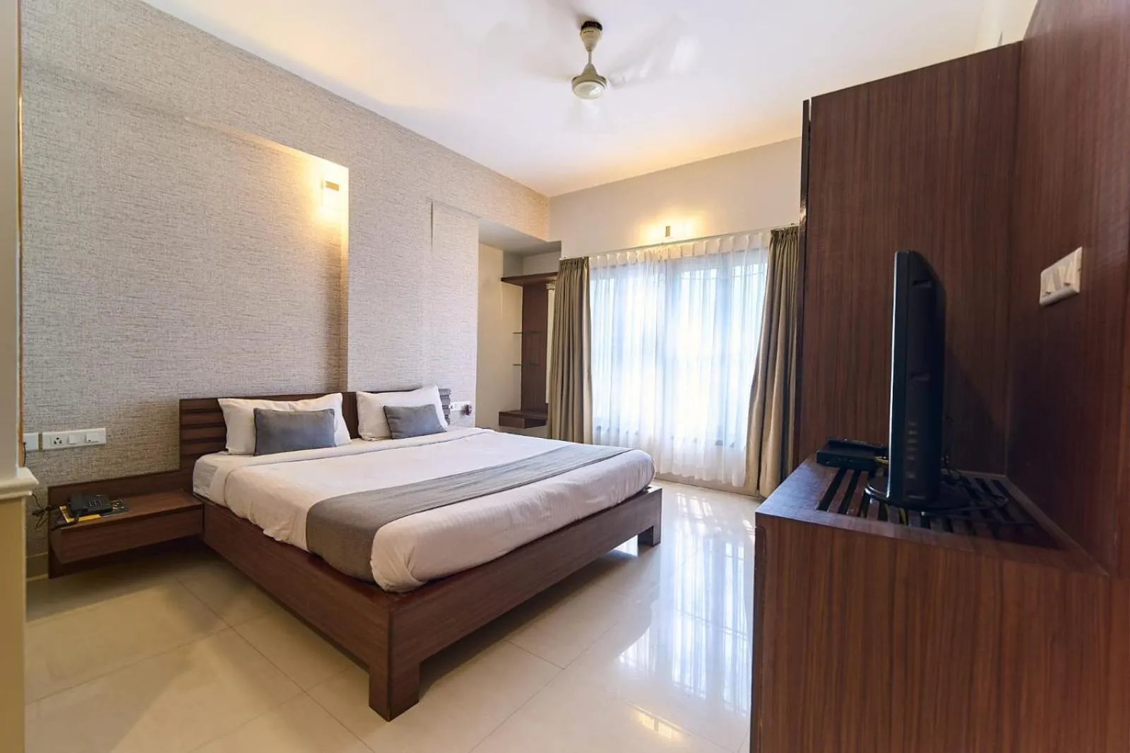 Standard Double or Twin Room - single occupancy in Arama Suites