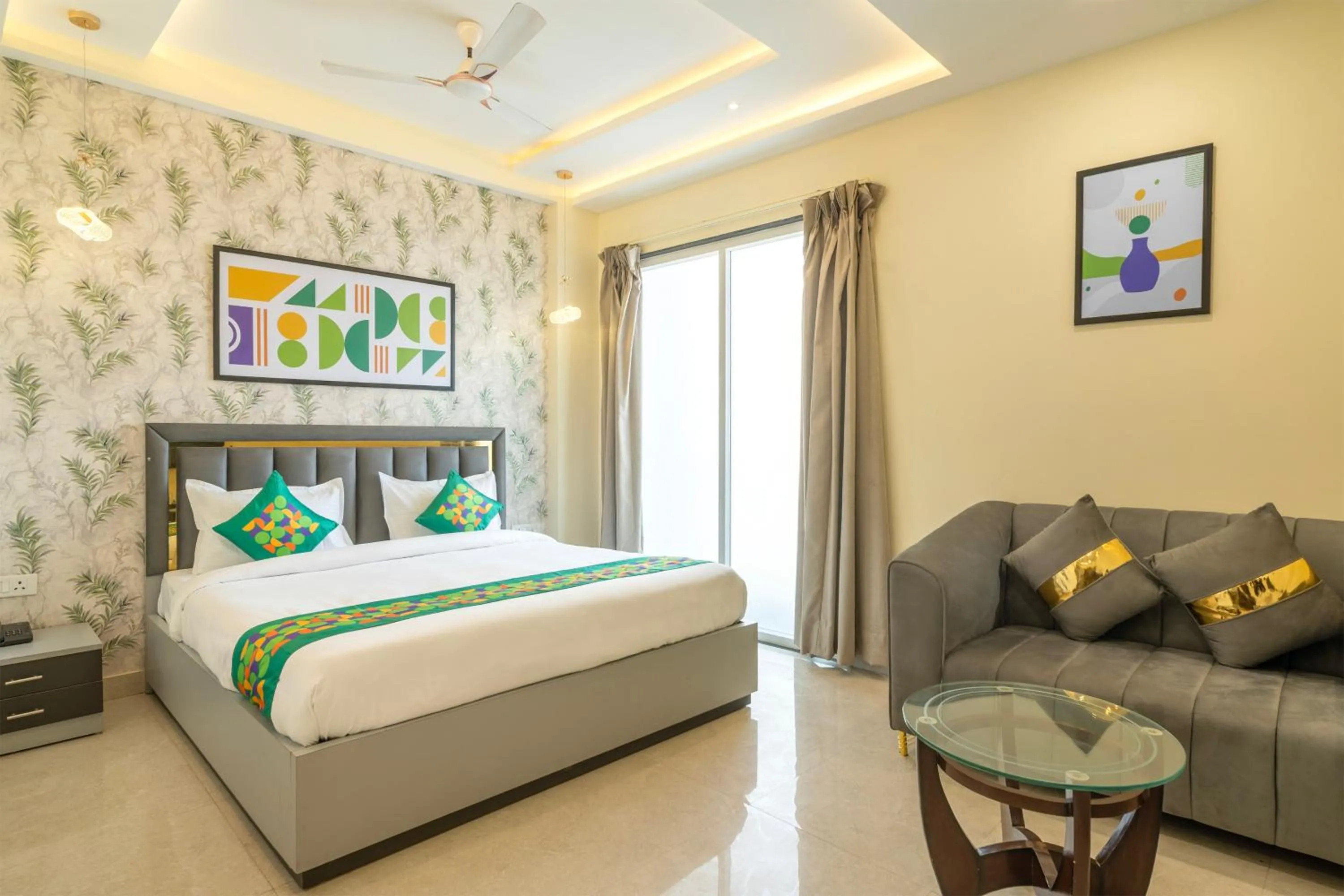 Deluxe Double Room in Treebo Royal Divine