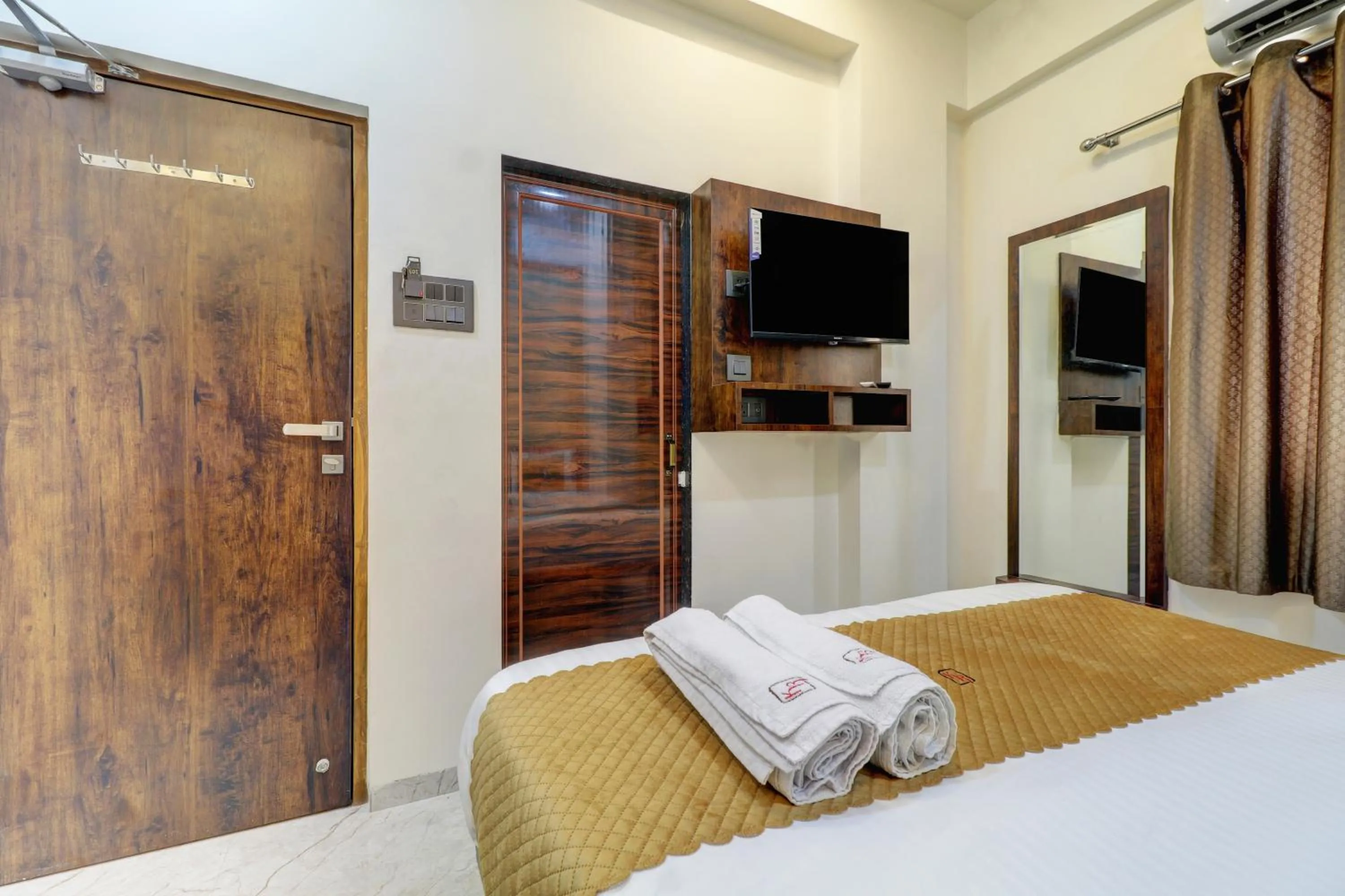 Bed in Krishna Residency