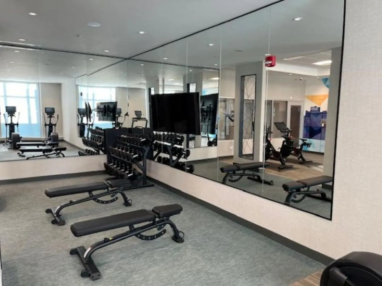 Fitness centre/facilities in Hyatt Place Toronto Airport