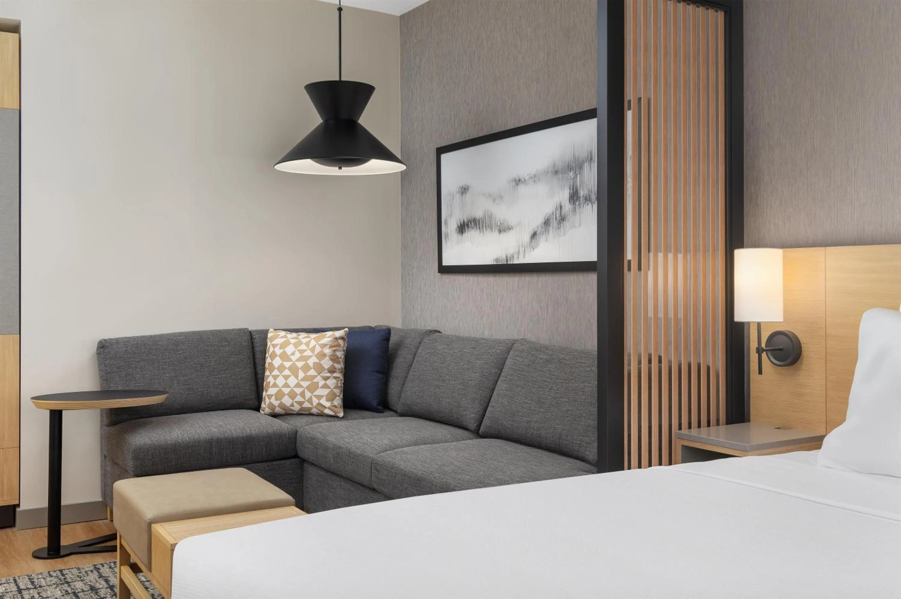 Bedroom, Bed in Hyatt Place Toronto Airport