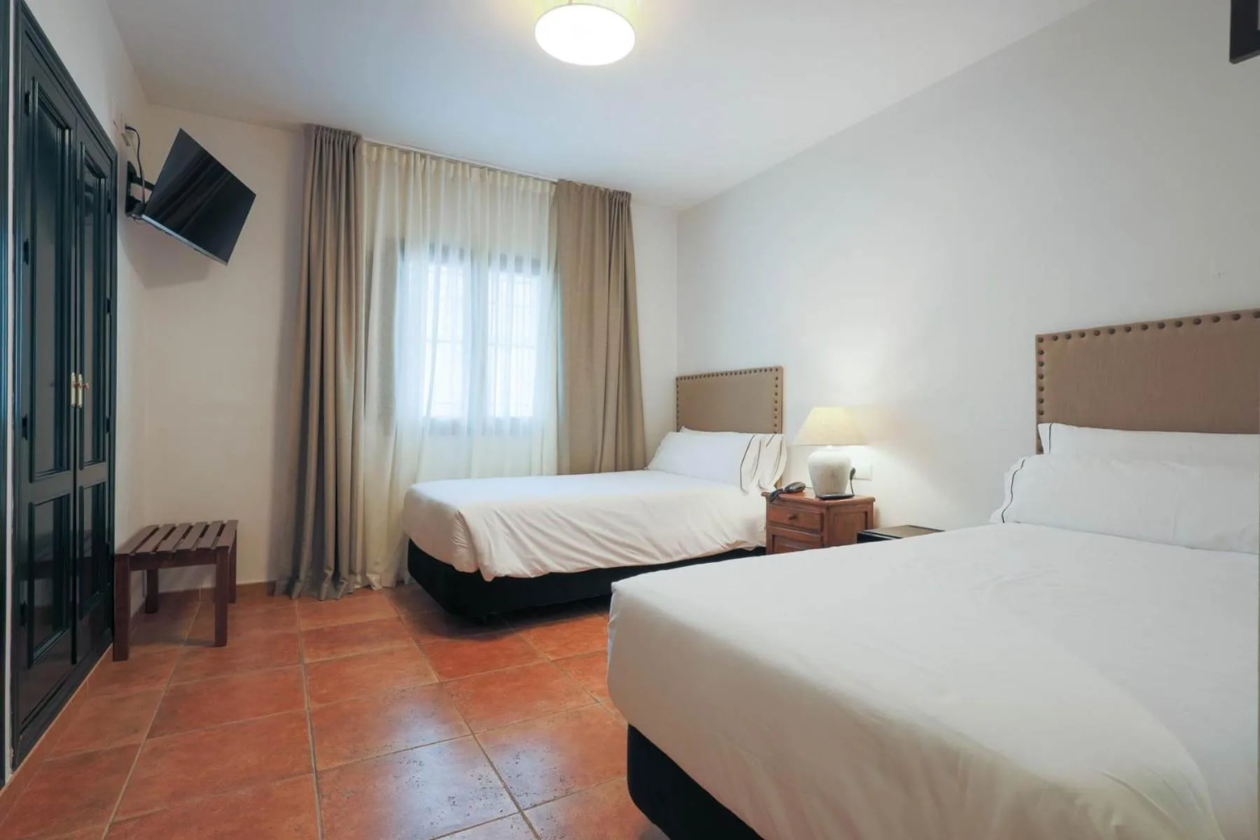 Photo of the whole room, Bed in Hotel Tugasa Sierra y Cal