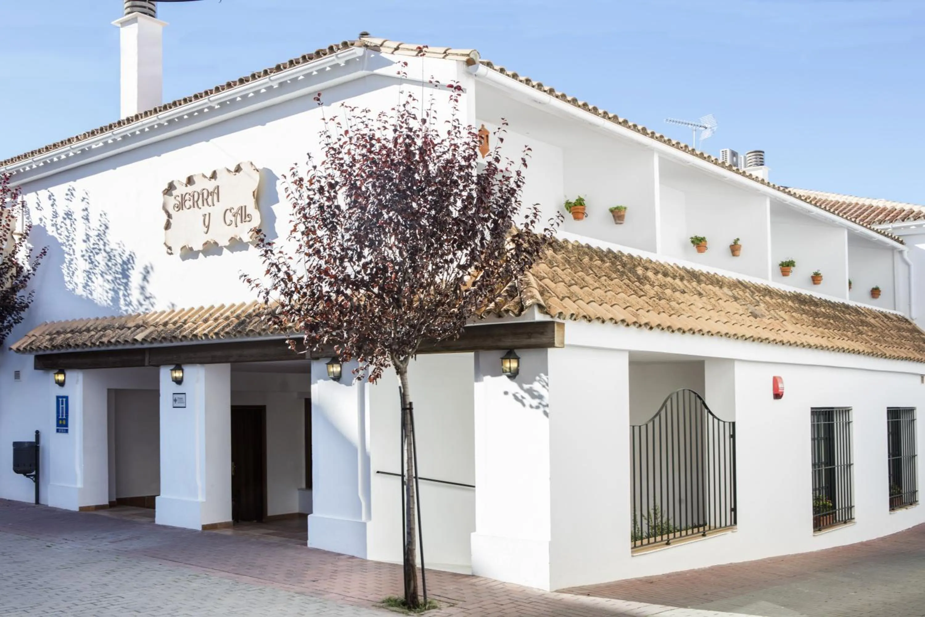 Property building in Hotel Tugasa Sierra y Cal
