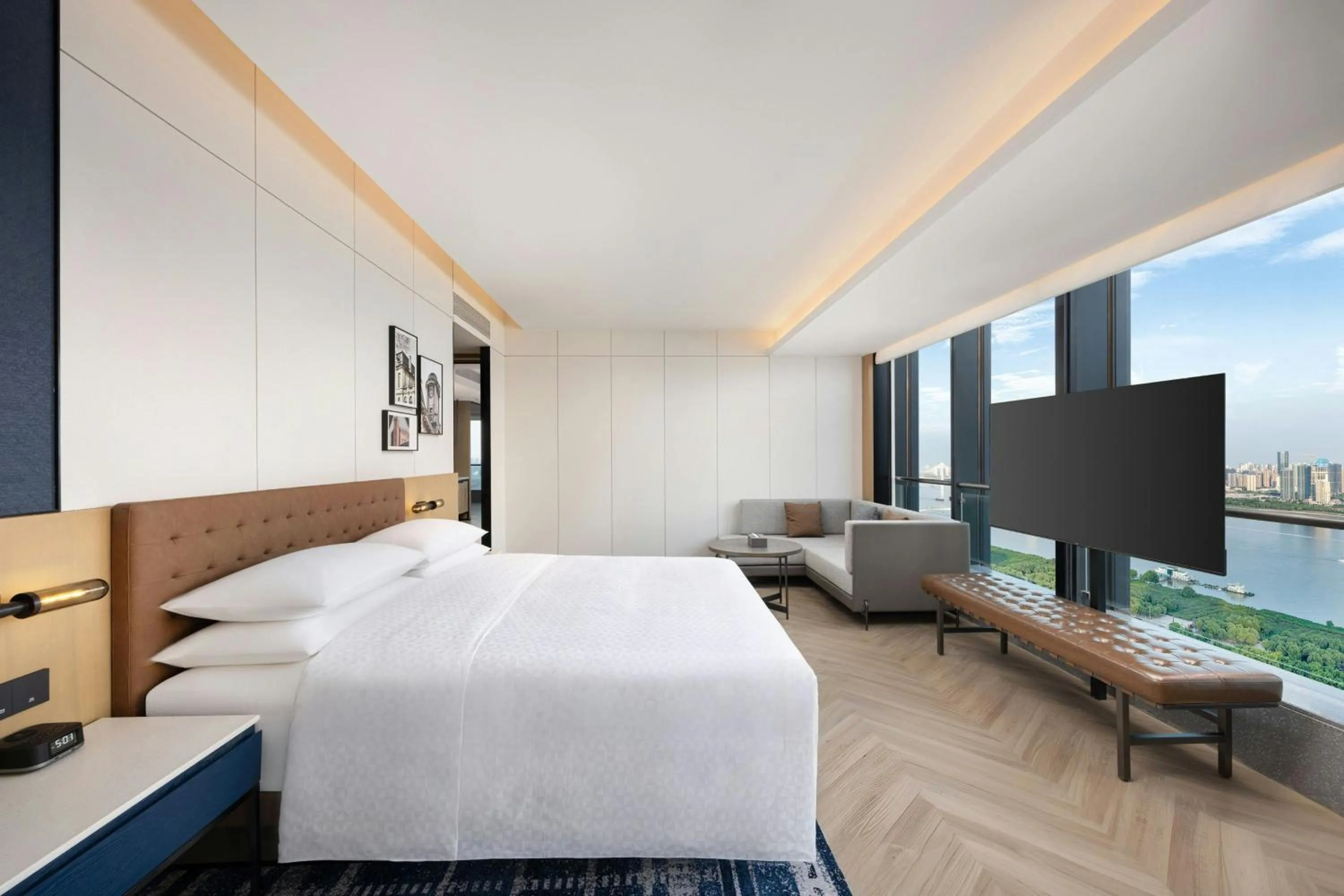 Bedroom, Bed in Four Points by Sheraton Wuhan Hankou