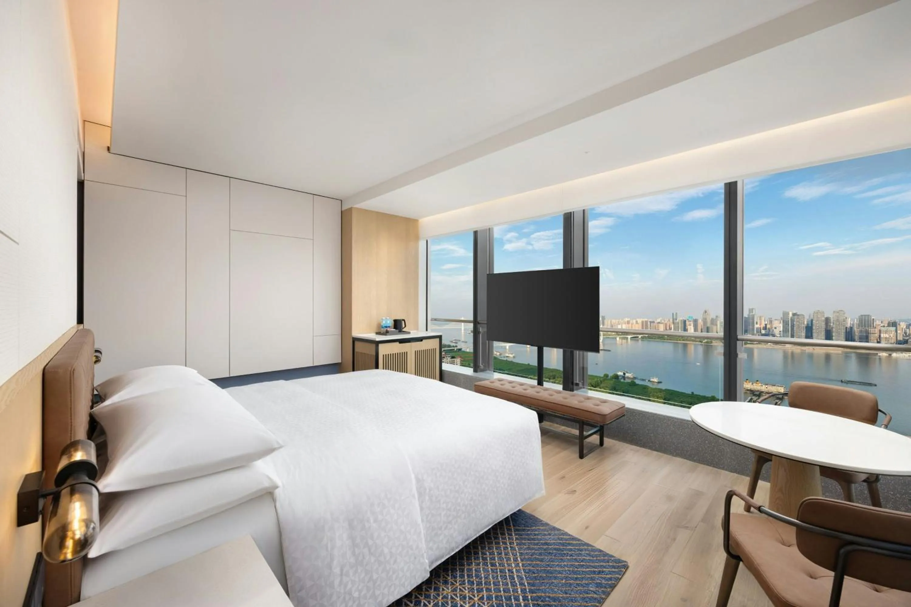 Bedroom, Bed in Four Points by Sheraton Wuhan Hankou