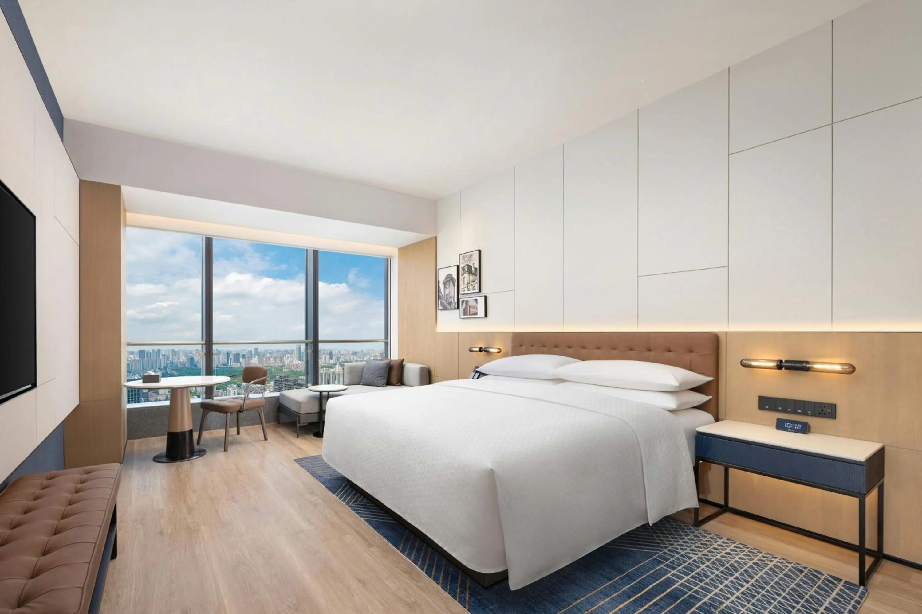 Bedroom, Bed in Four Points by Sheraton Wuhan Hankou