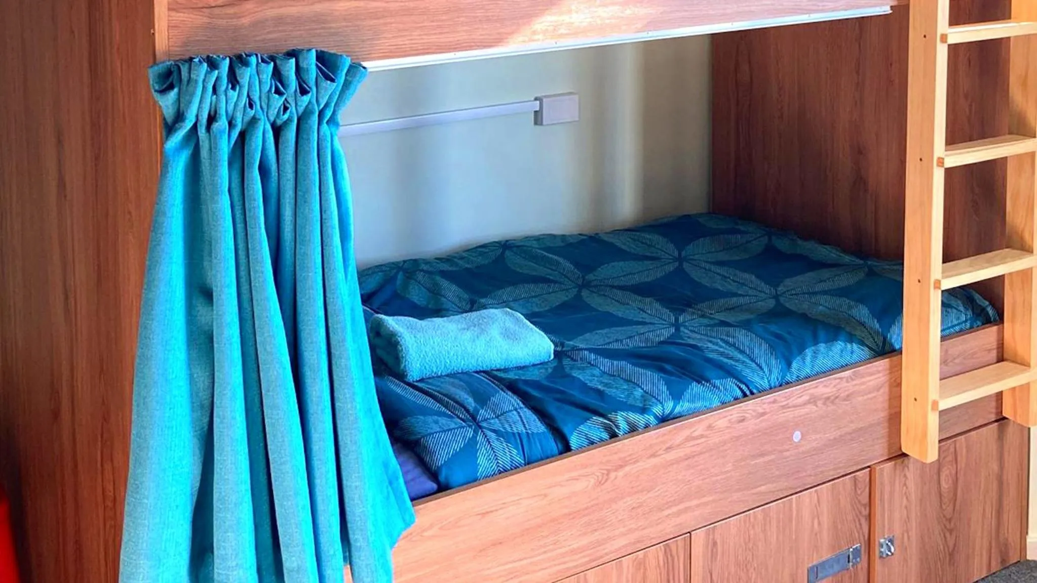 bunk bed, Bed in Urbanz