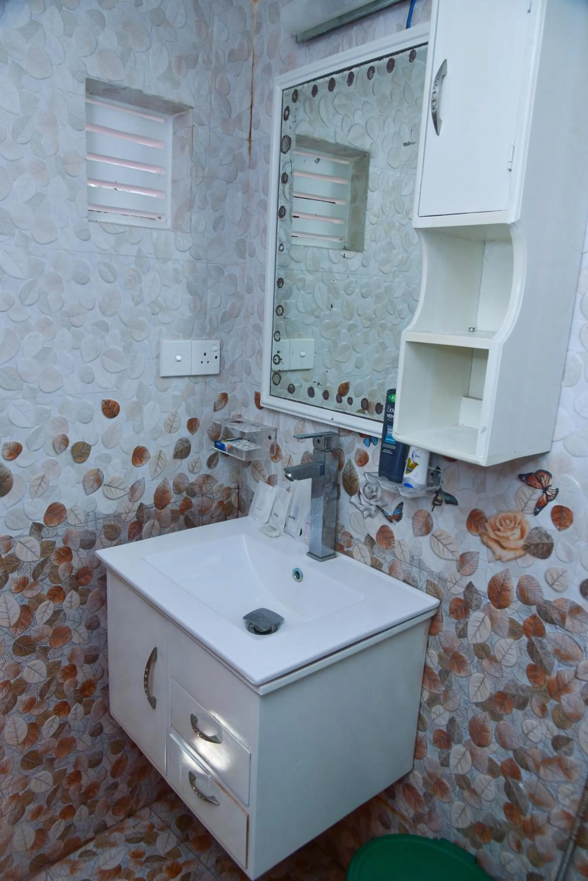 Bathroom in Villa Thotiya