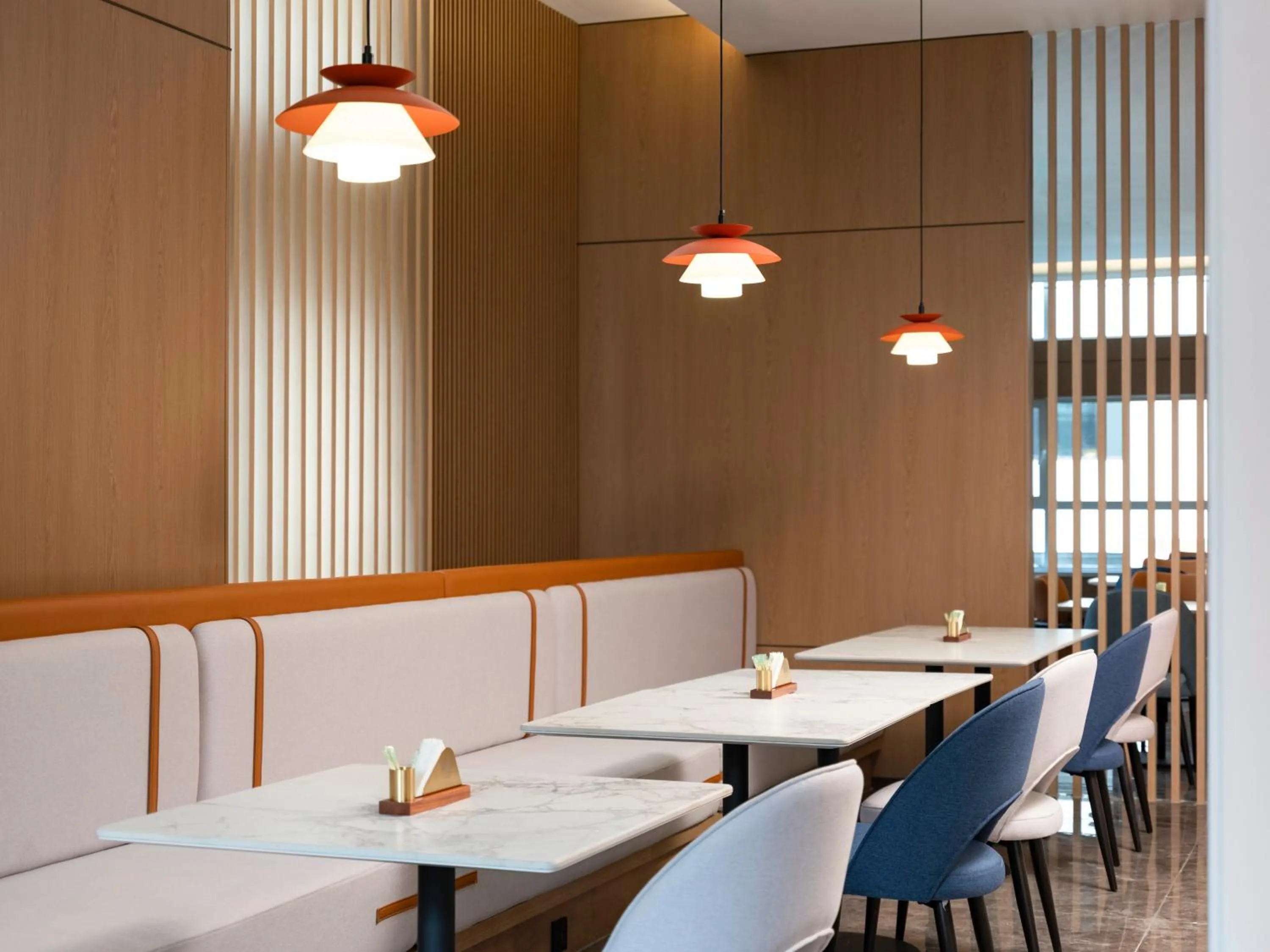 Restaurant/places to eat in Holiday Inn Express Qingdao Downtown by IHG