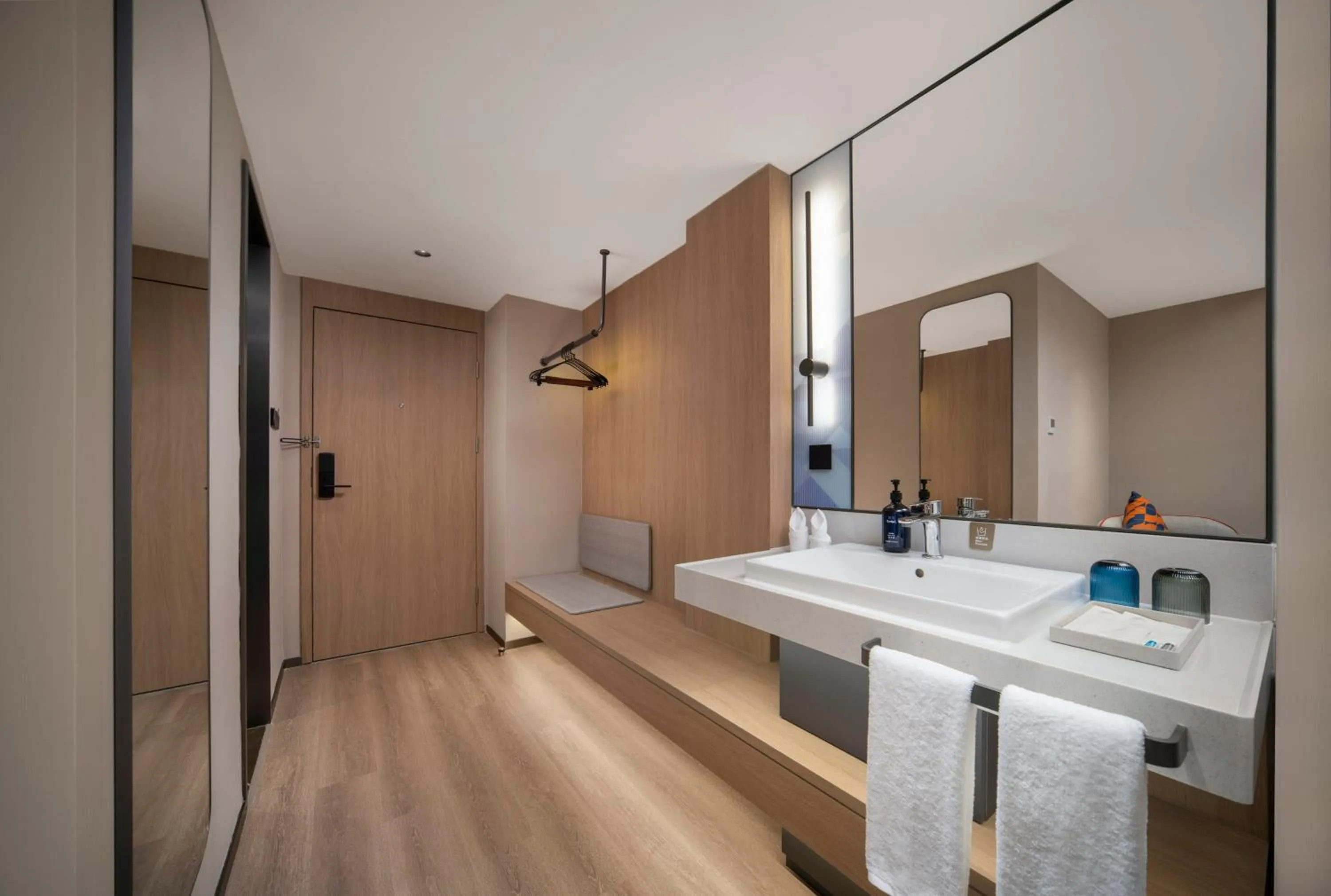 Photo of the whole room in Holiday Inn Express Qingdao Downtown by IHG