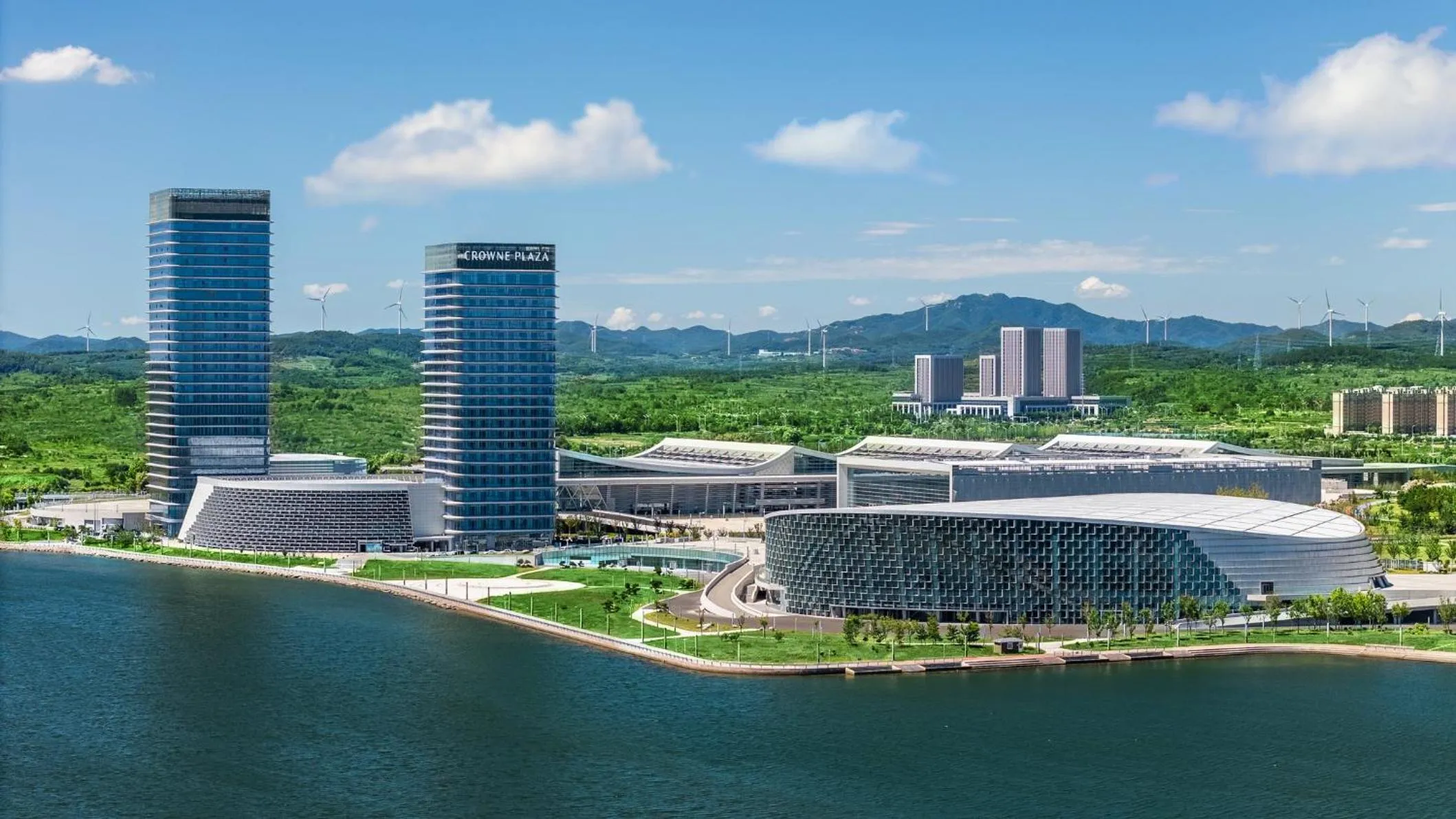 Property building in Crowne Plaza Weihai Binhai by IHG