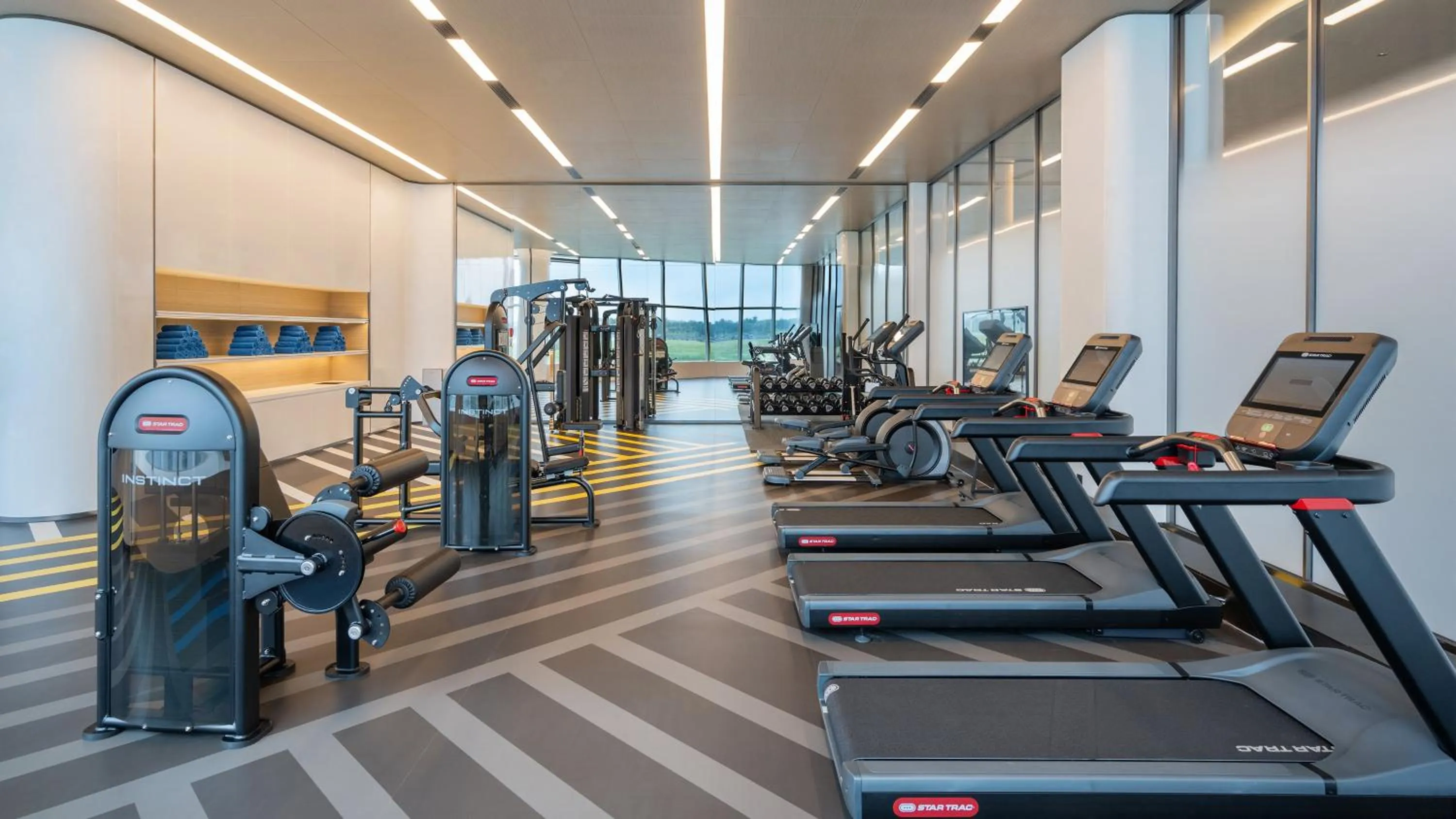 Fitness centre/facilities in Crowne Plaza Weihai Binhai by IHG