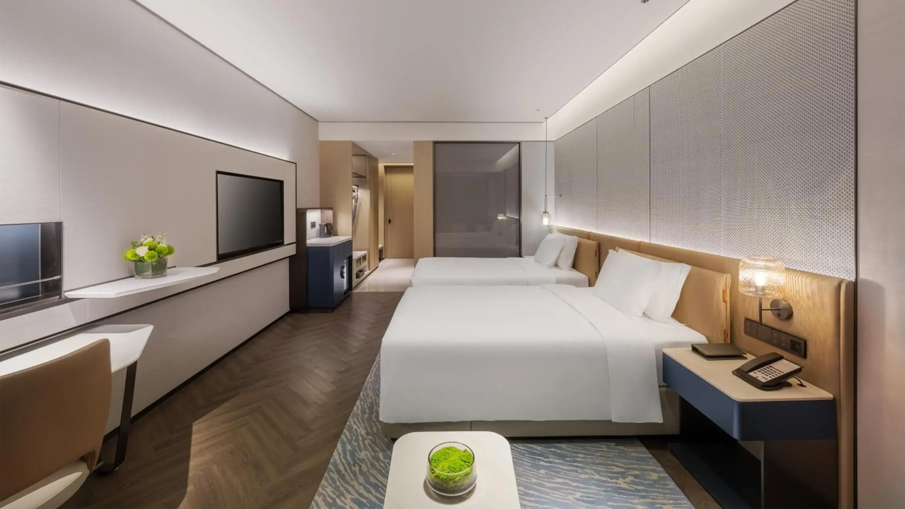 Standard Double Room with Two Double Beds in Crowne Plaza Weihai Binhai by IHG Standard Double Room with Two Double Beds in Crowne Plaza Weihai Binhai by IHG