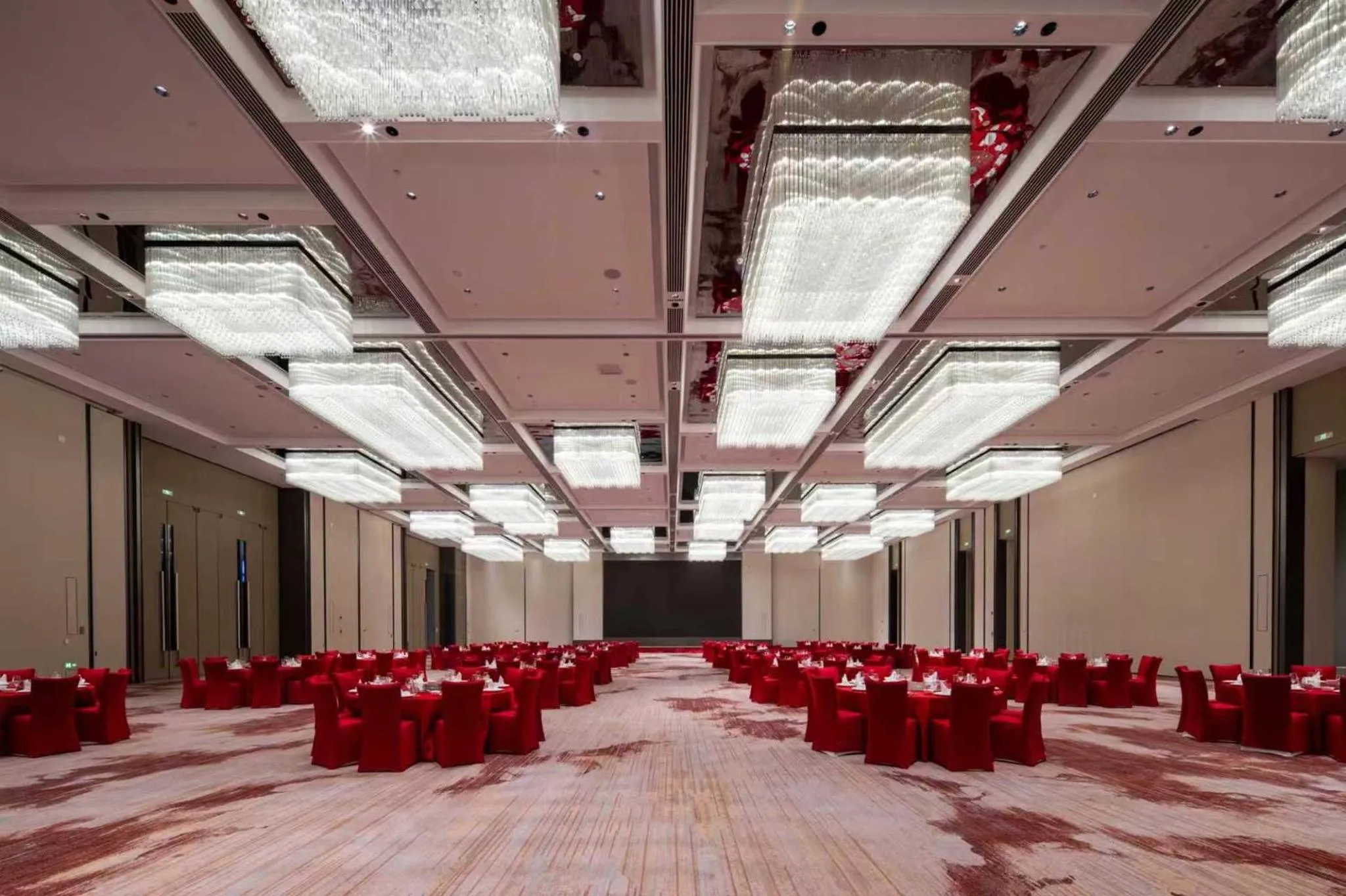 Banquet/Function facilities in Crowne Plaza Weihai Binhai by IHG