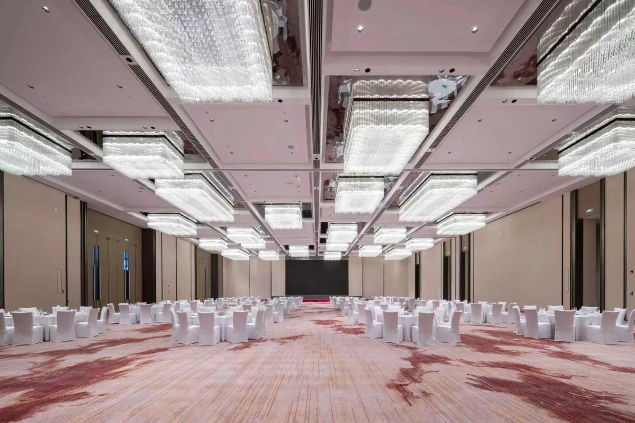Banquet/Function facilities in Crowne Plaza Weihai Binhai by IHG