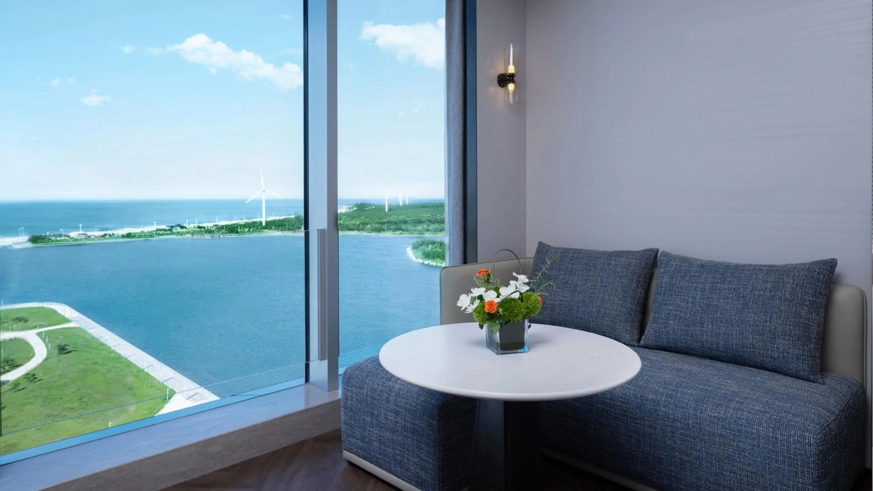 Photo of the whole room in Crowne Plaza Weihai Binhai by IHG