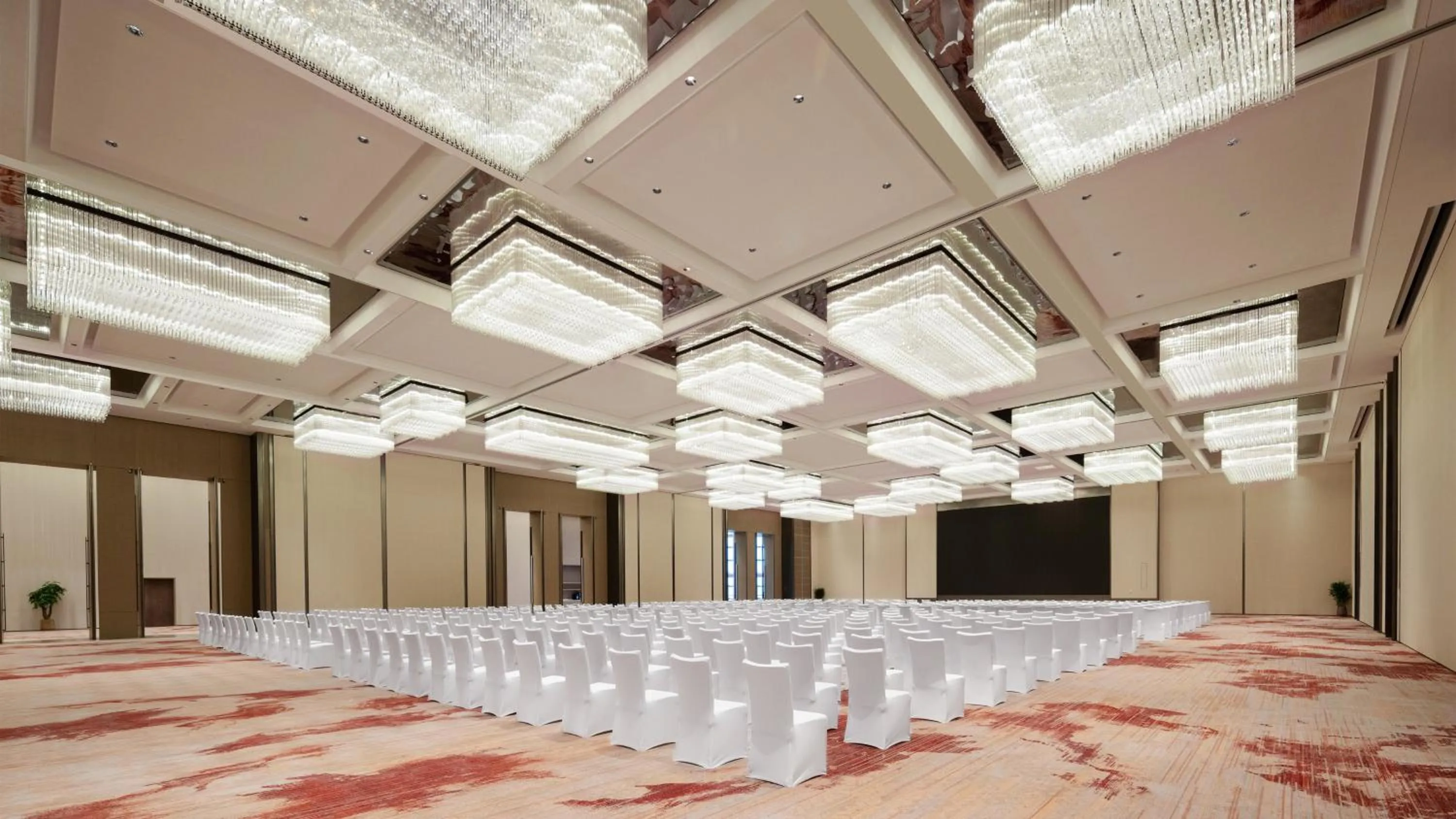 Banquet/Function facilities in Crowne Plaza Weihai Binhai by IHG