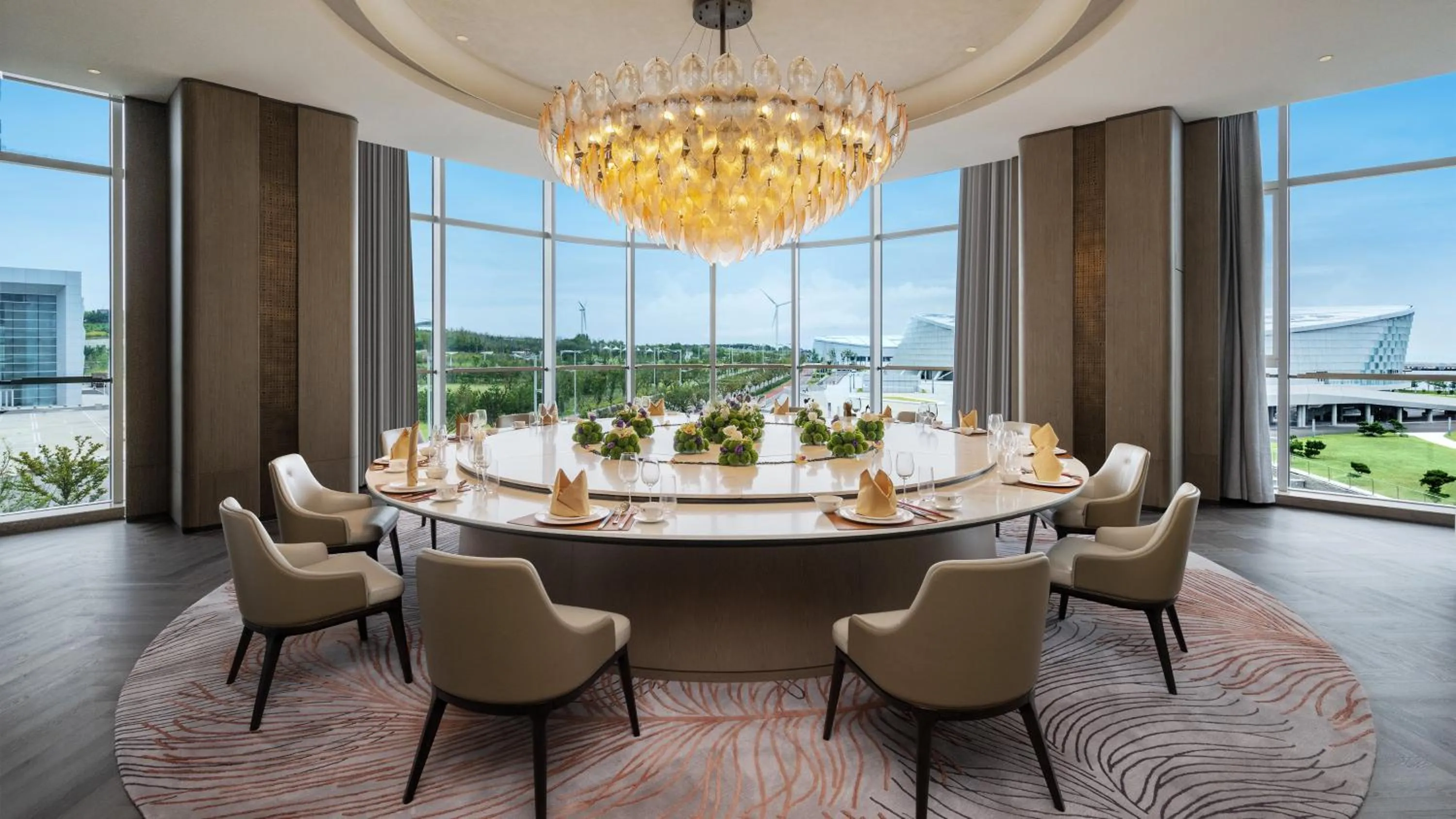 Restaurant/places to eat in Crowne Plaza Weihai Binhai by IHG