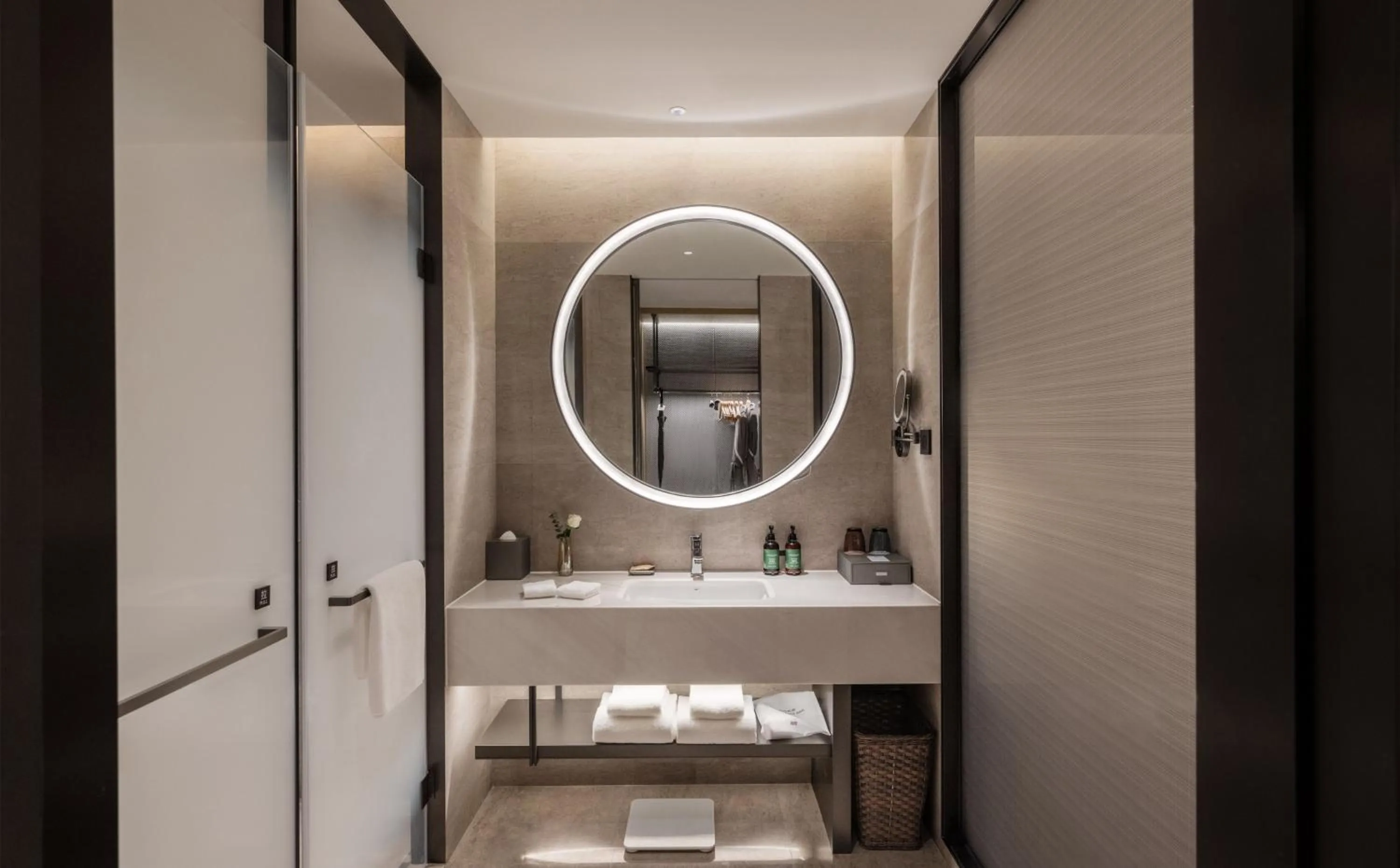 Bathroom in Crowne Plaza Weihai Binhai by IHG