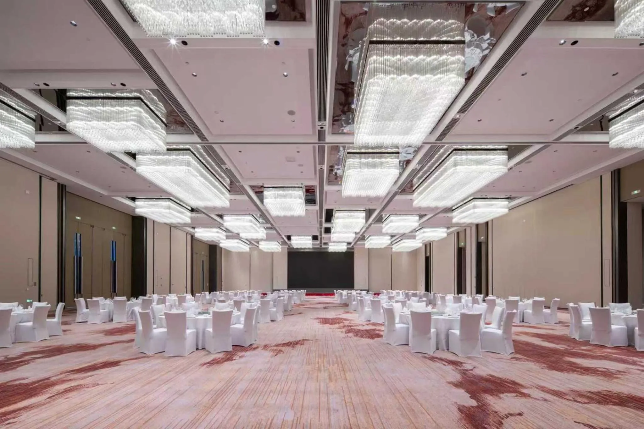 Banquet/Function facilities in Crowne Plaza Weihai Binhai by IHG