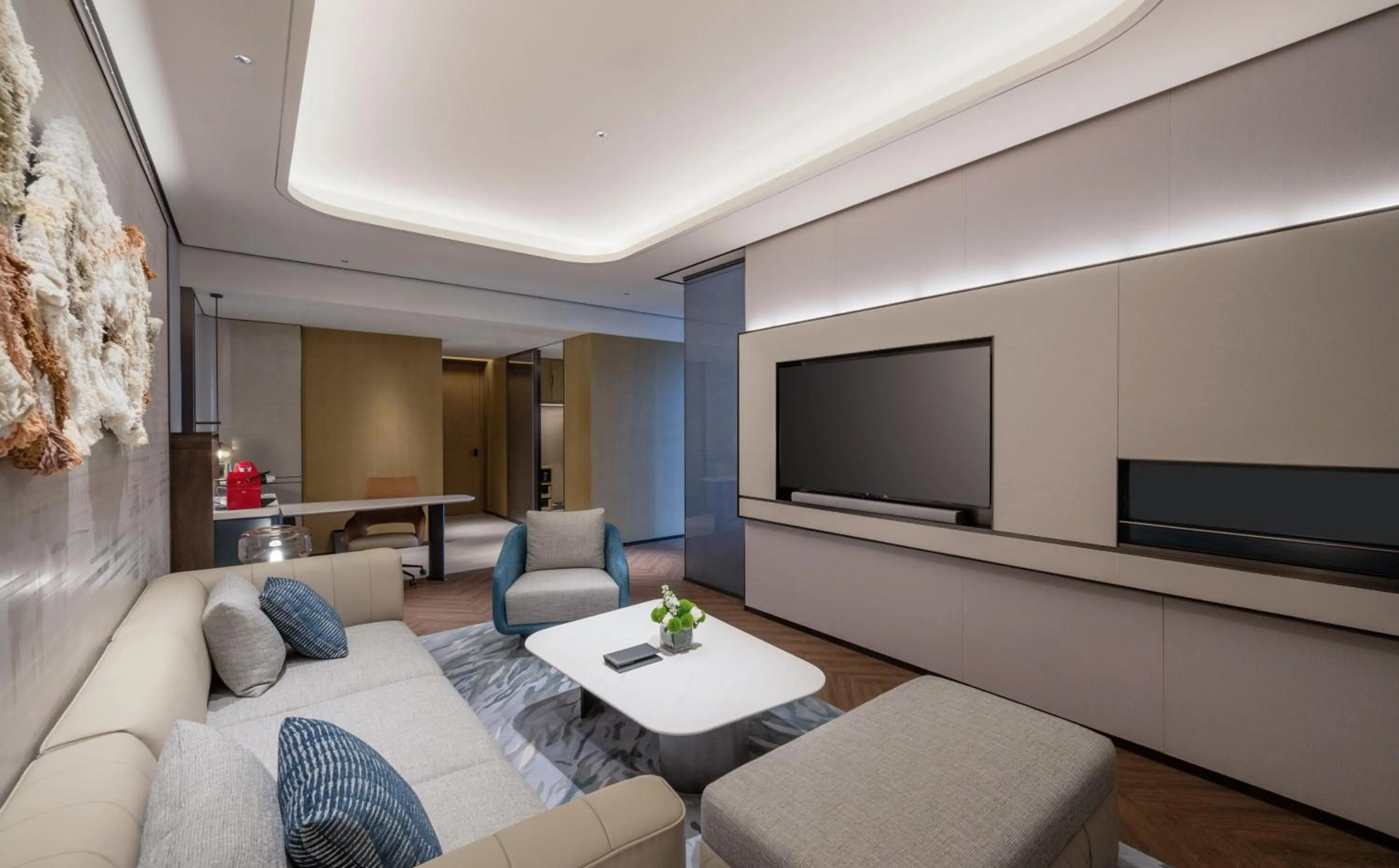 Bedroom in Crowne Plaza Weihai Binhai by IHG