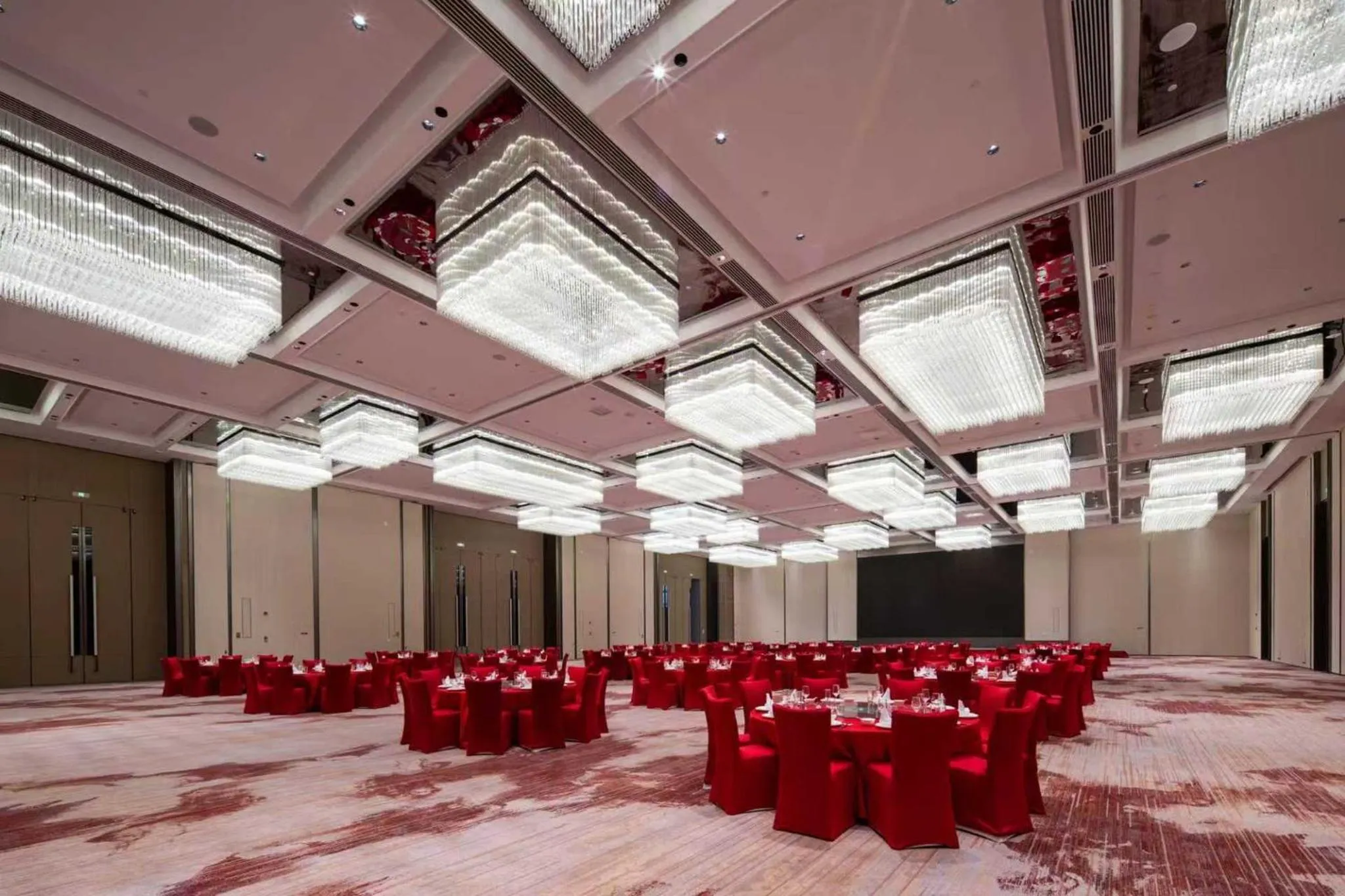 Banquet/Function facilities in Crowne Plaza Weihai Binhai by IHG
