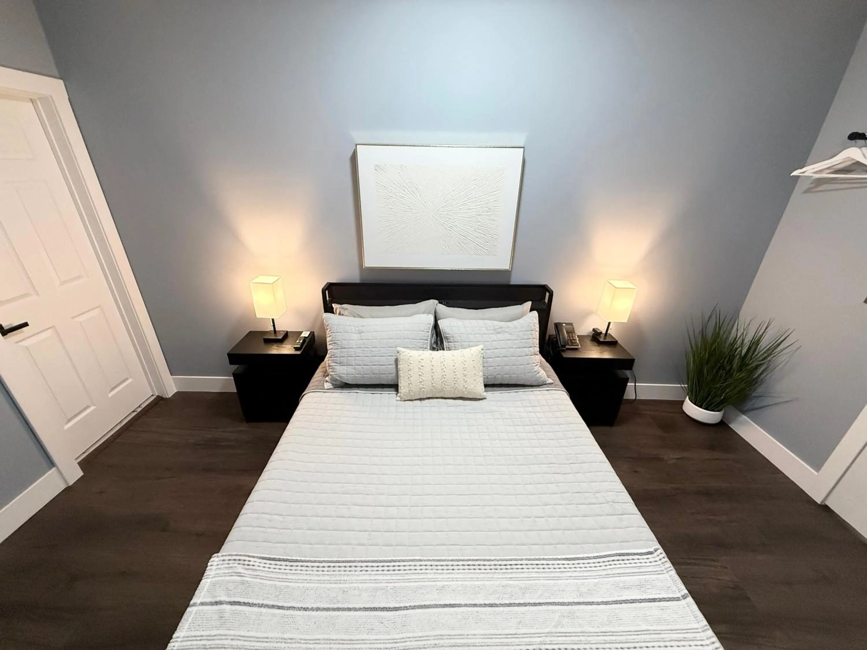 Double Room with Private Bathroom in The Den Hotel