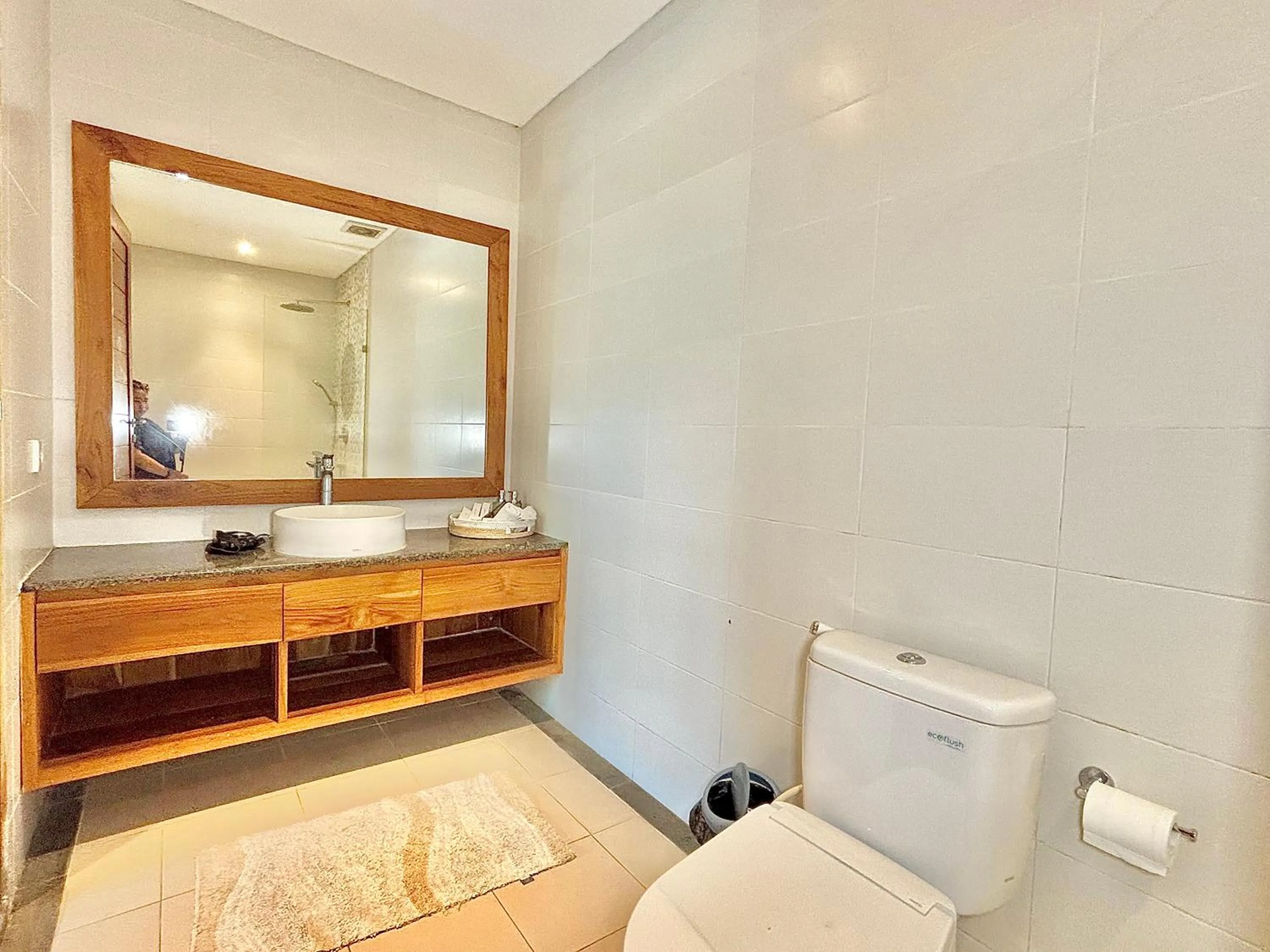Bathroom in Kamayu Ubud by Puri Signatures
